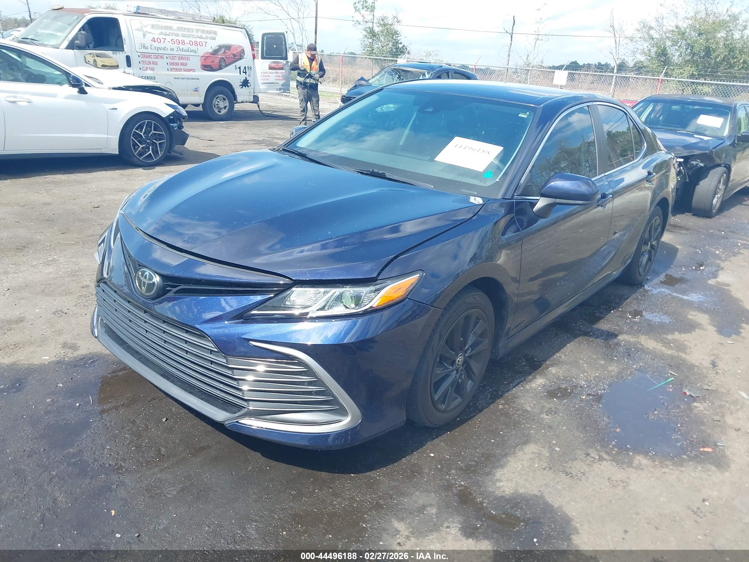 TOYOTA CAMRY image 2