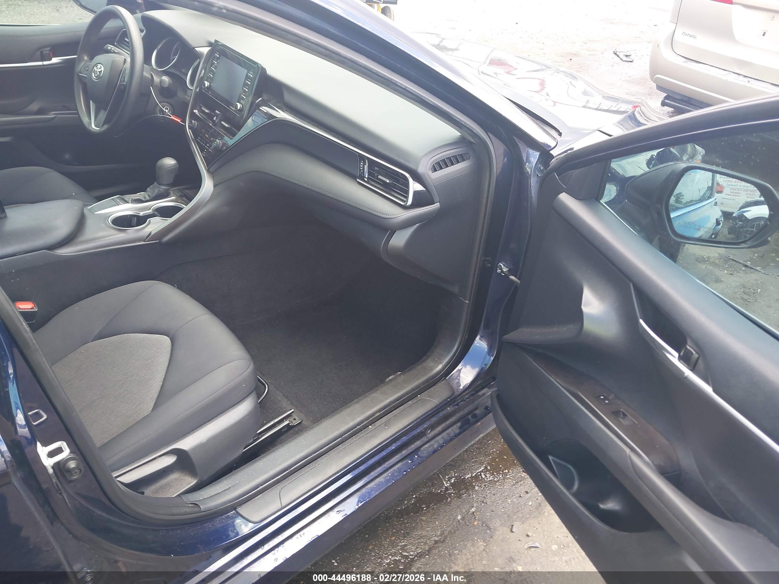 TOYOTA CAMRY image 5