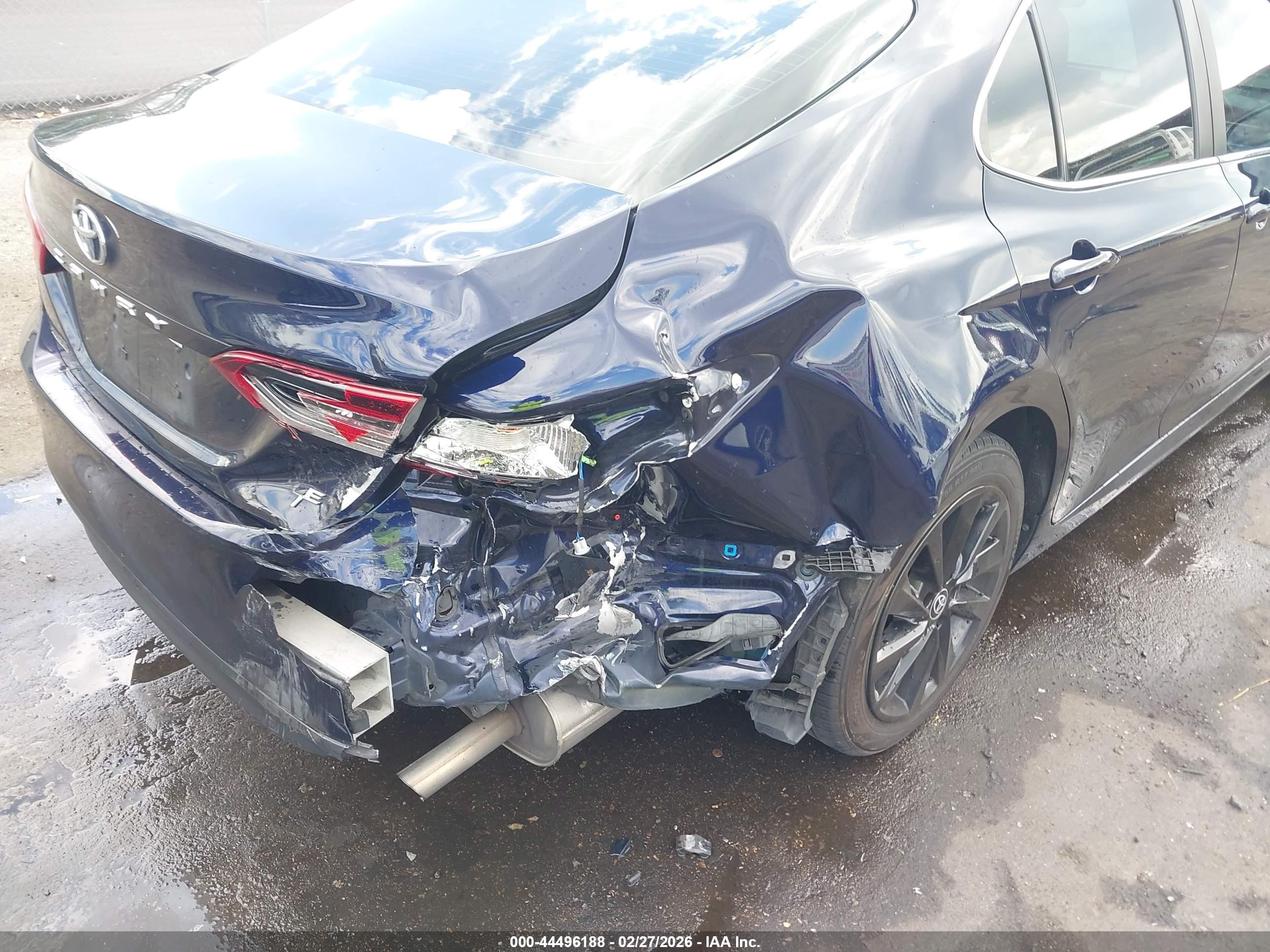 TOYOTA CAMRY image 6