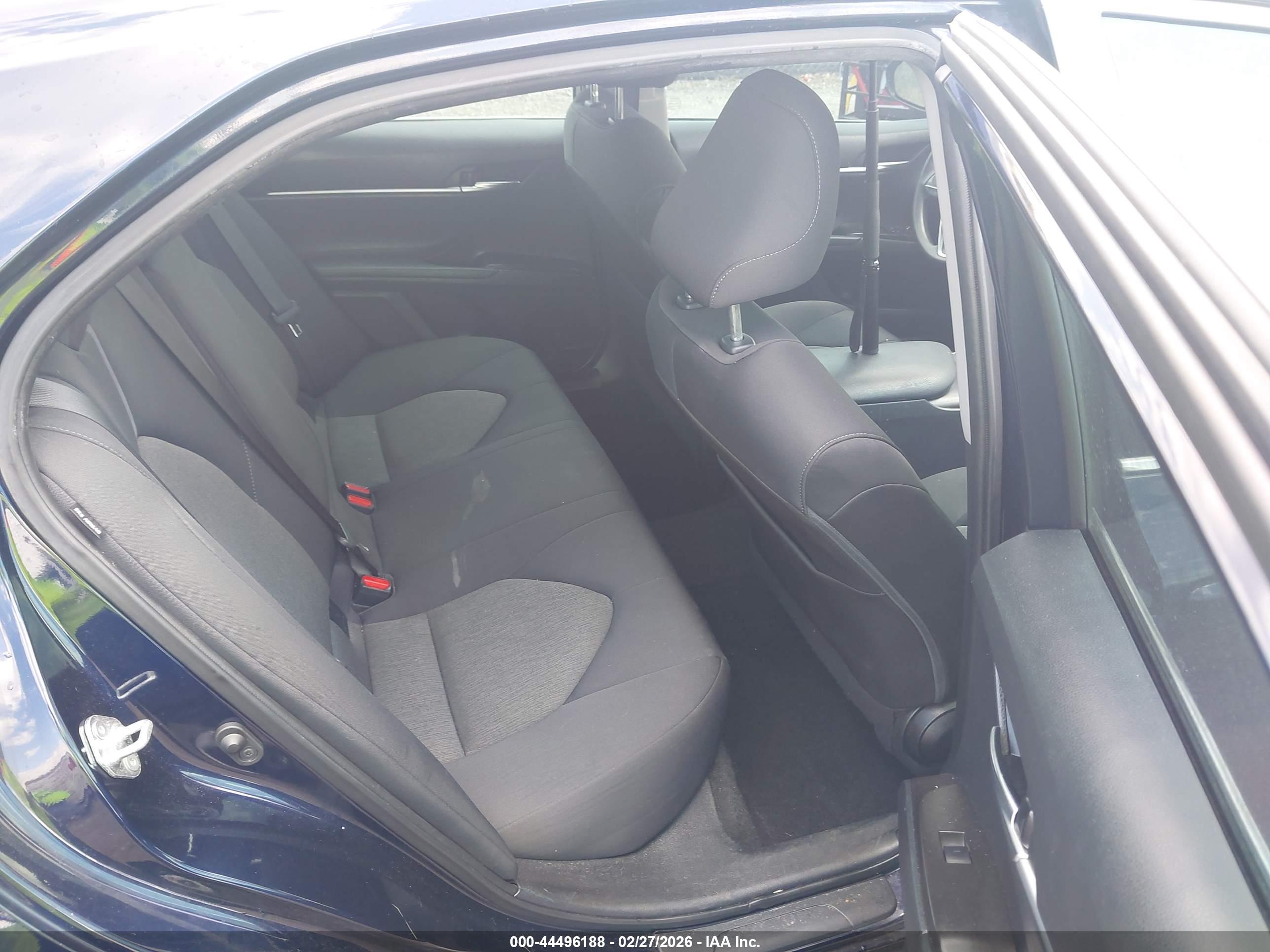TOYOTA CAMRY image 8