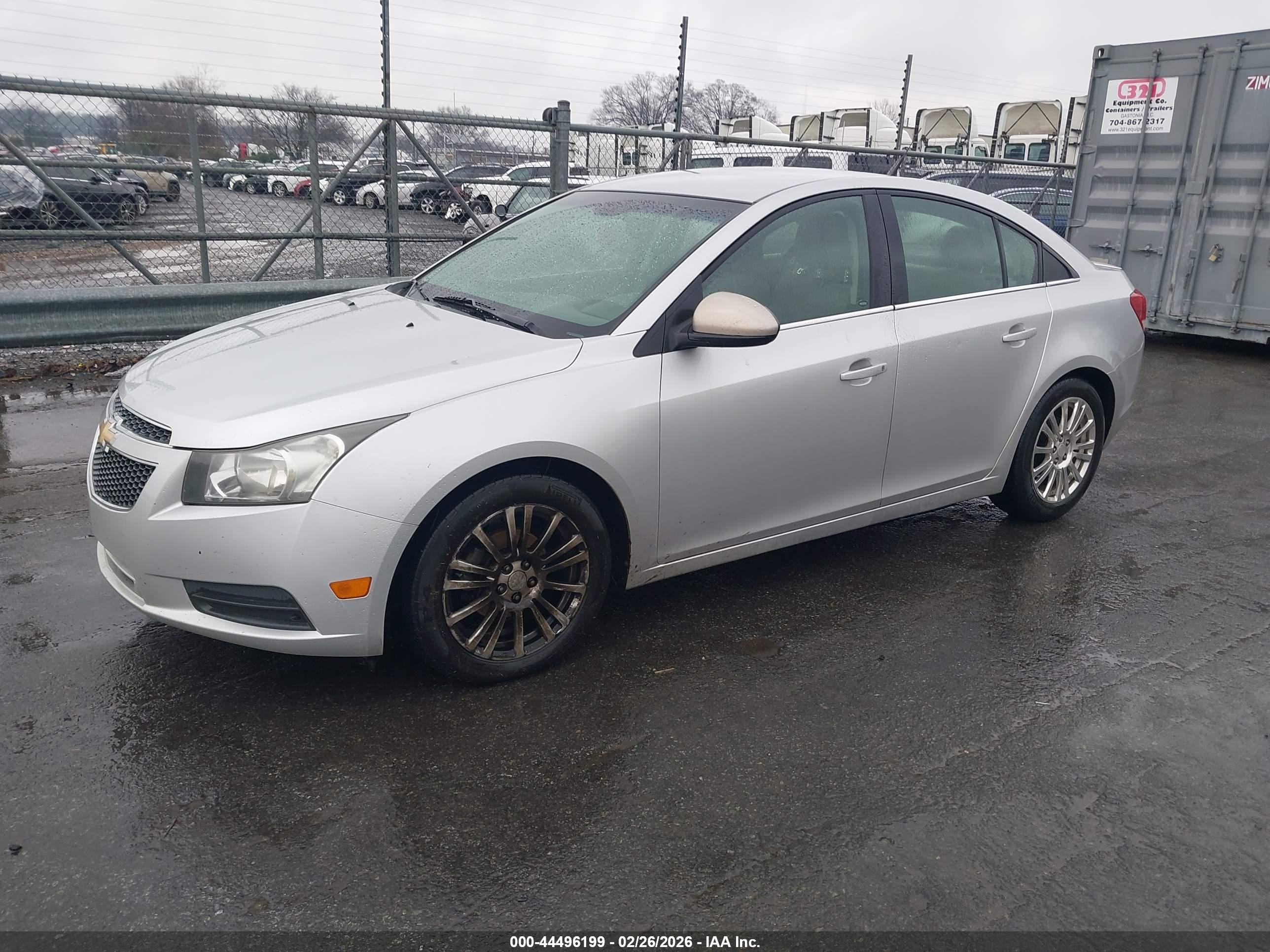 CHEVROLET CRUZE image 2