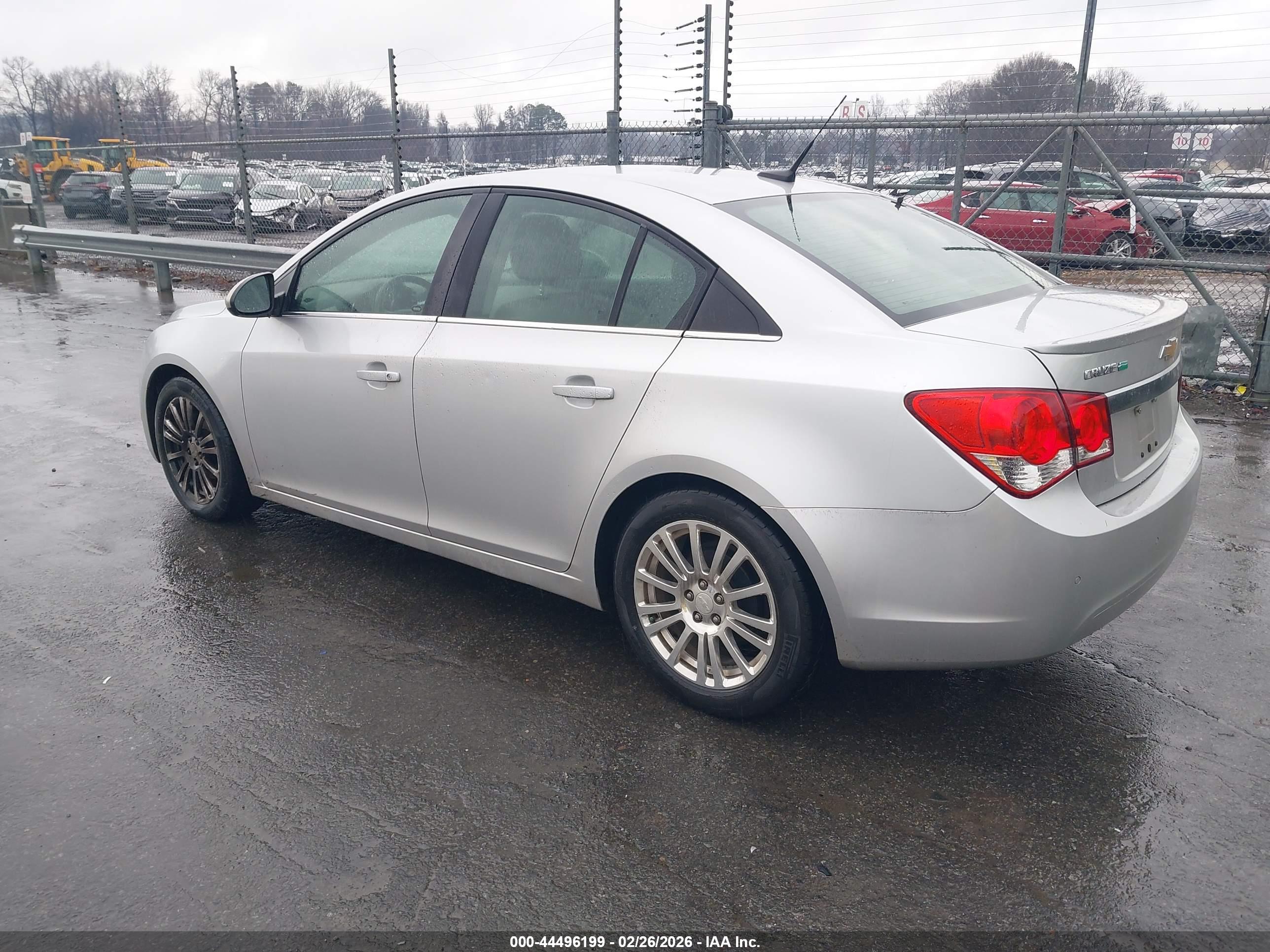 CHEVROLET CRUZE image 3