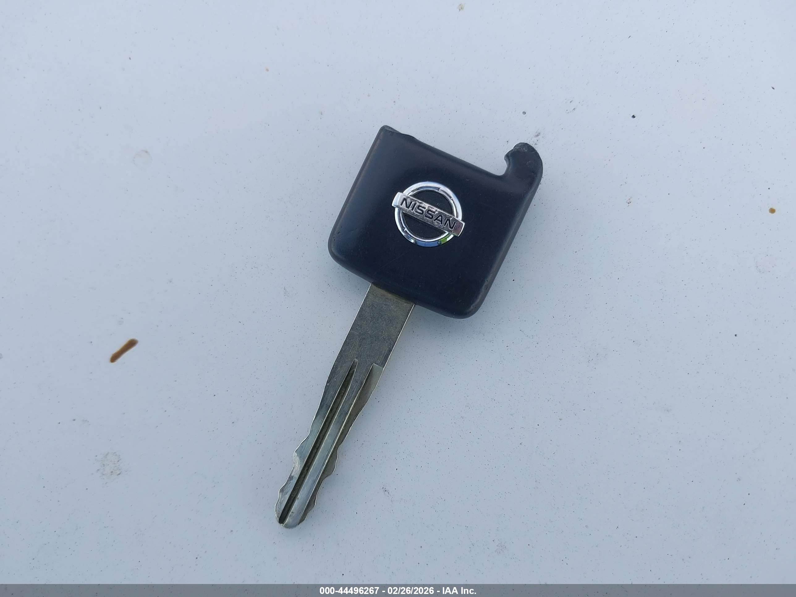 NISSAN VERSA image 11