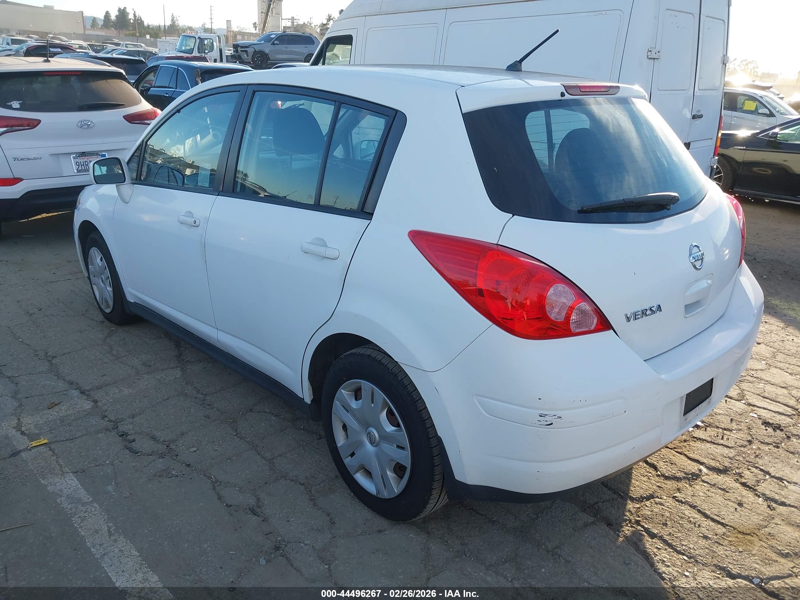 NISSAN VERSA image 3