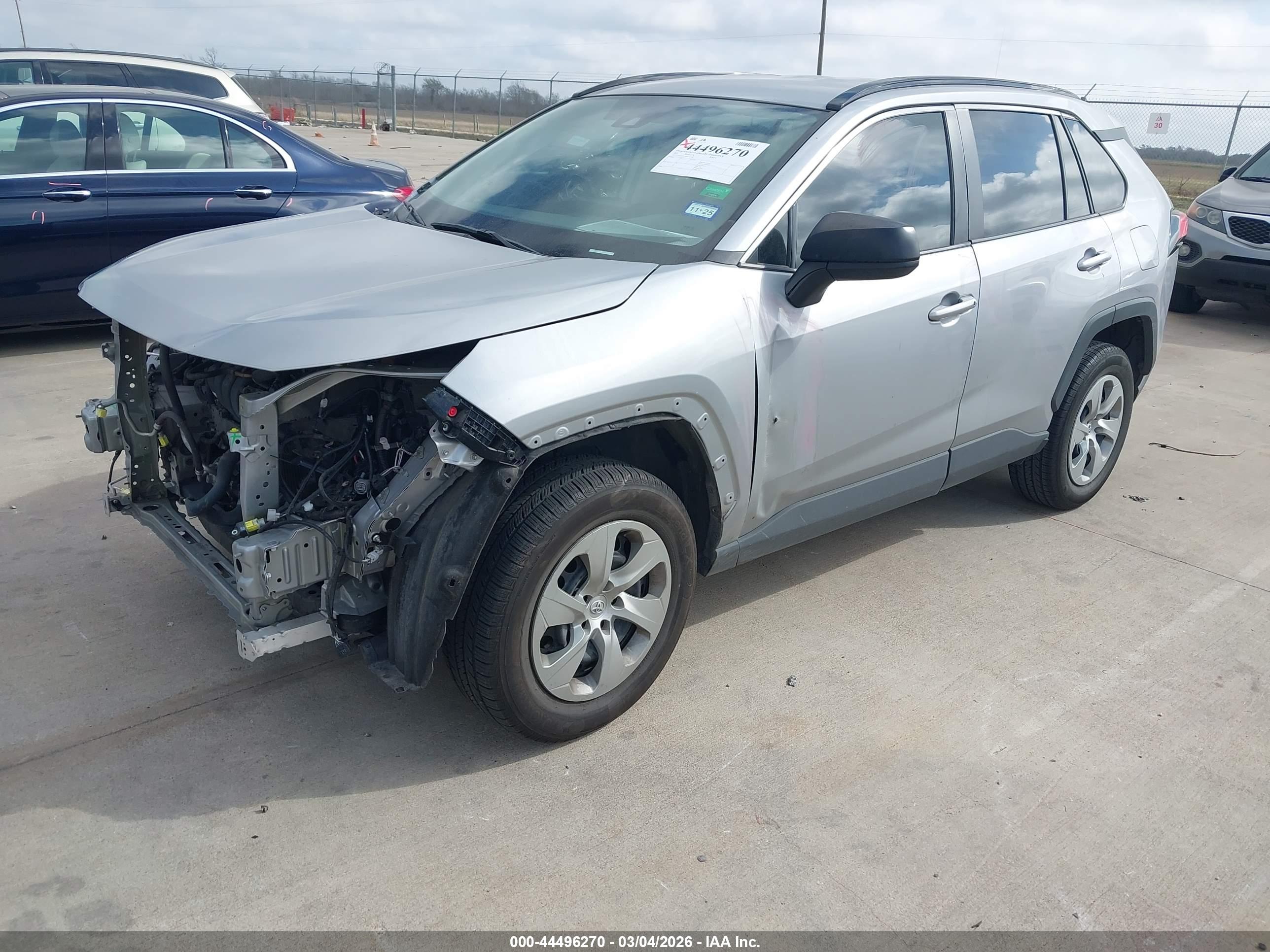 TOYOTA RAV4 image 2