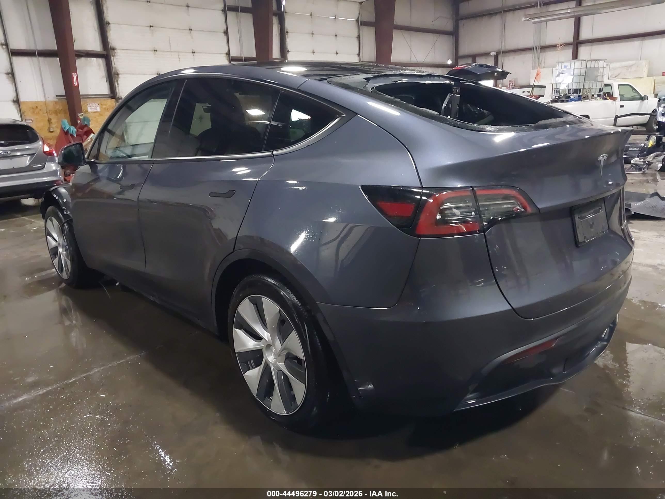 TESLA MODEL image 3