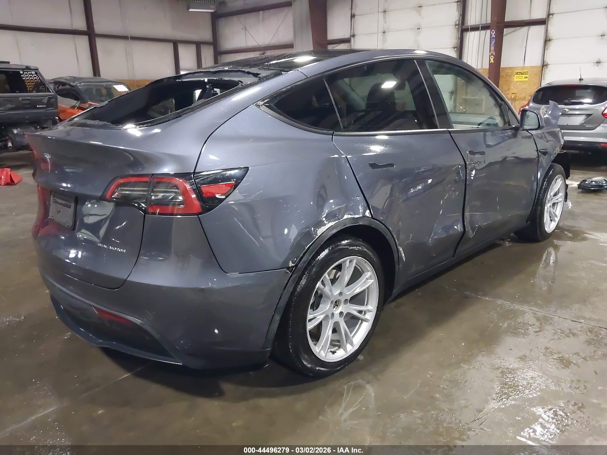 TESLA MODEL image 4