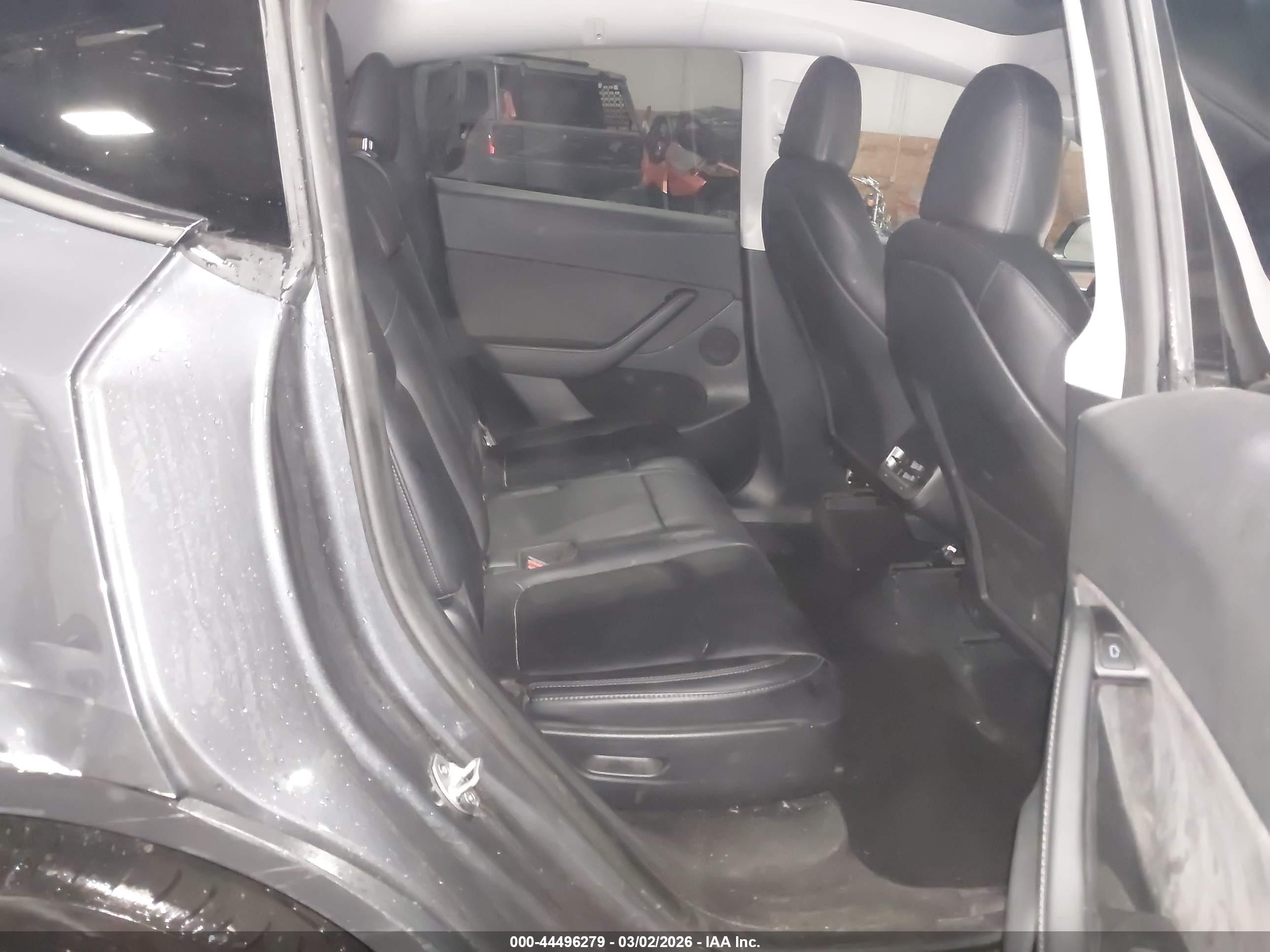 TESLA MODEL image 8