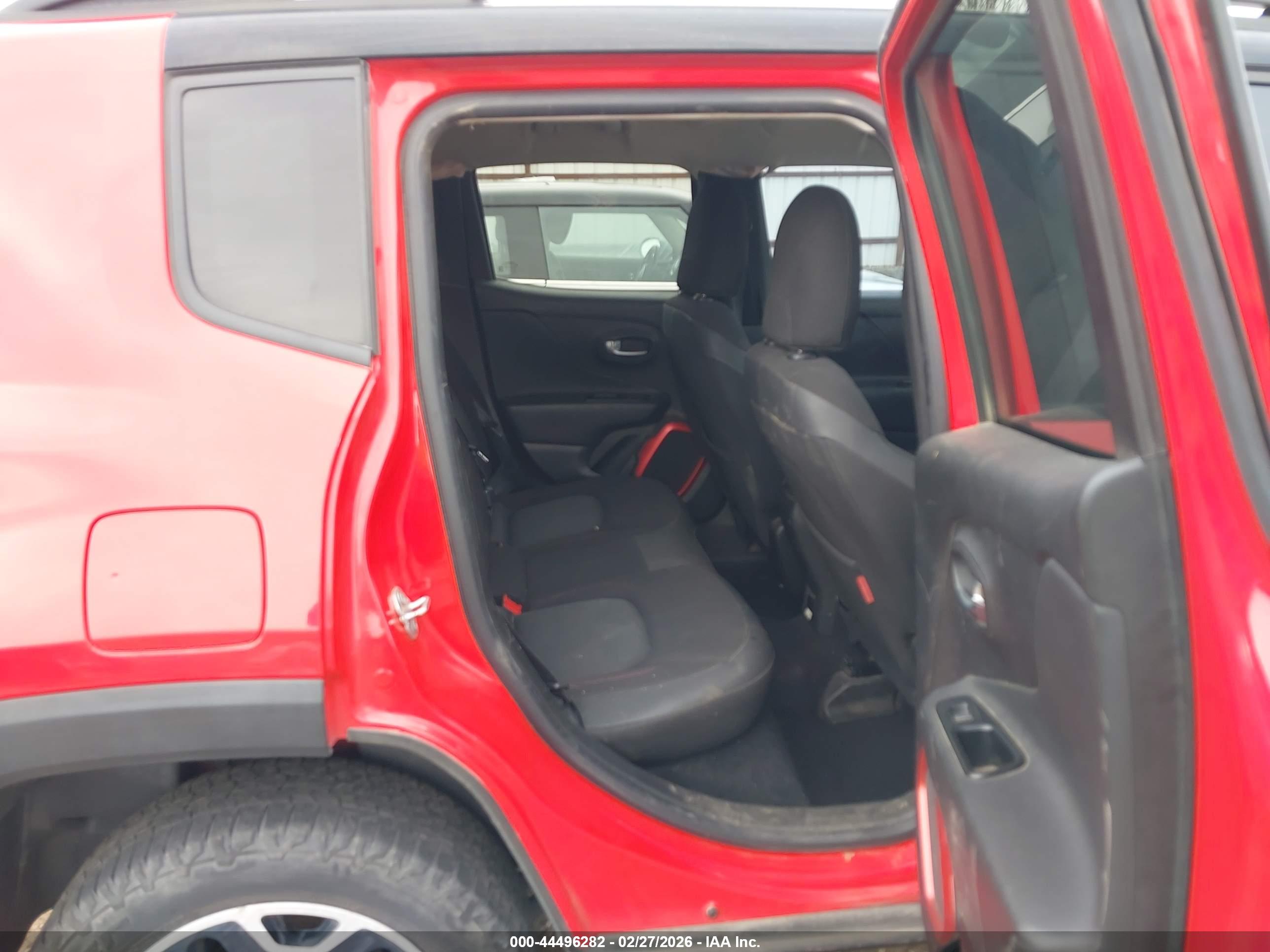 JEEP RENEGADE image 8