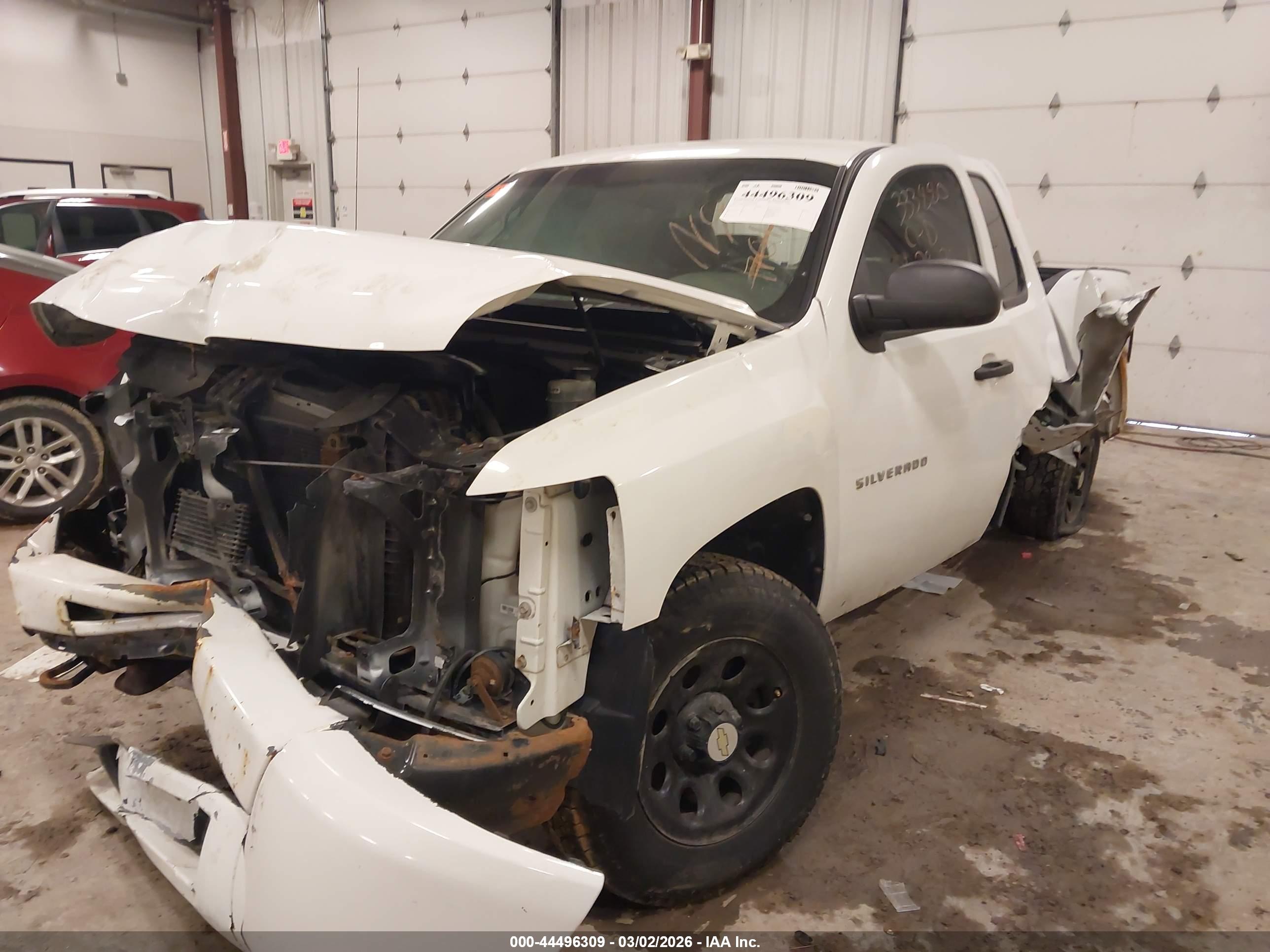 CHEVROLET SILVERADO image 2