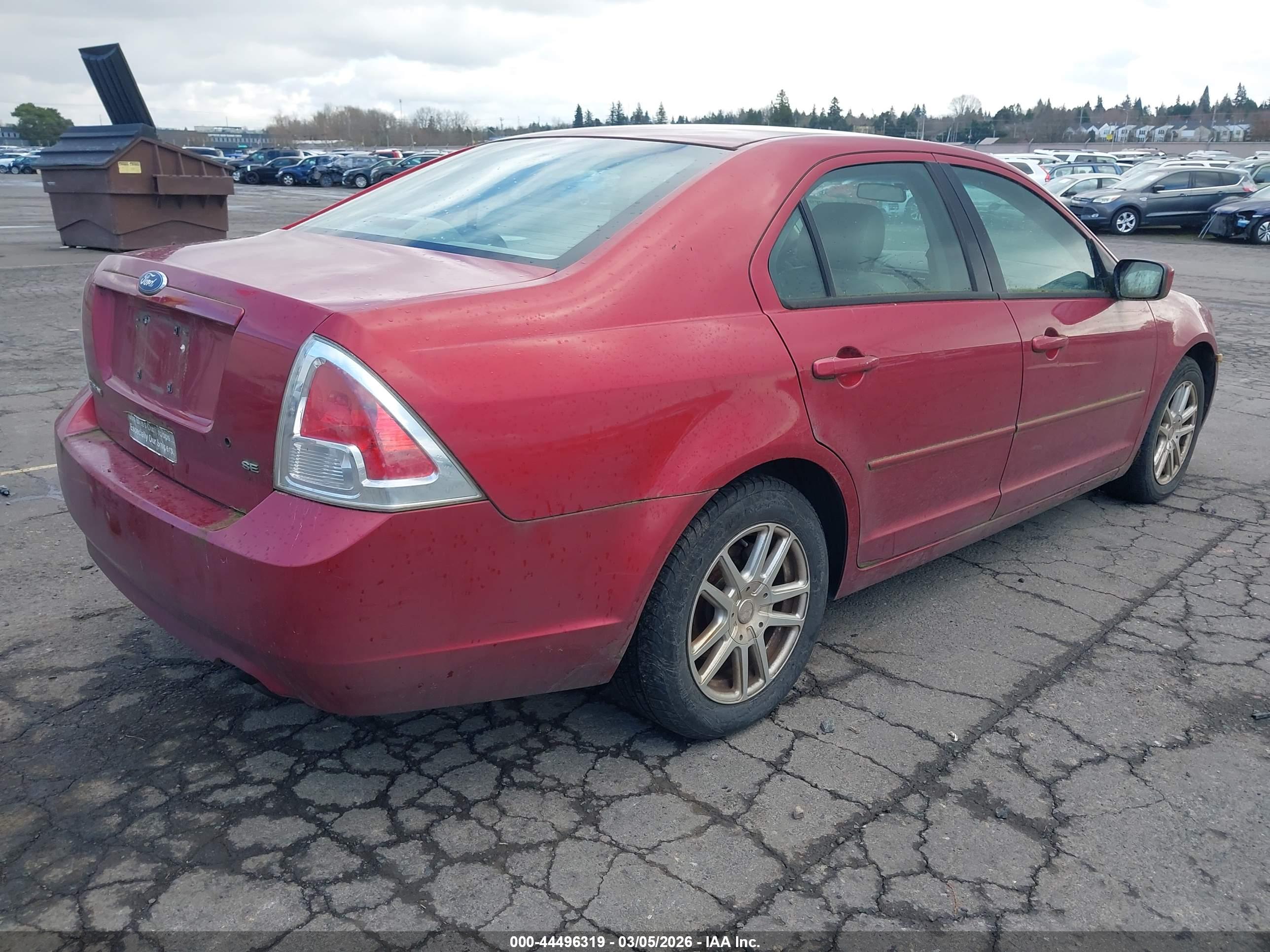 FORD FUSION image 4