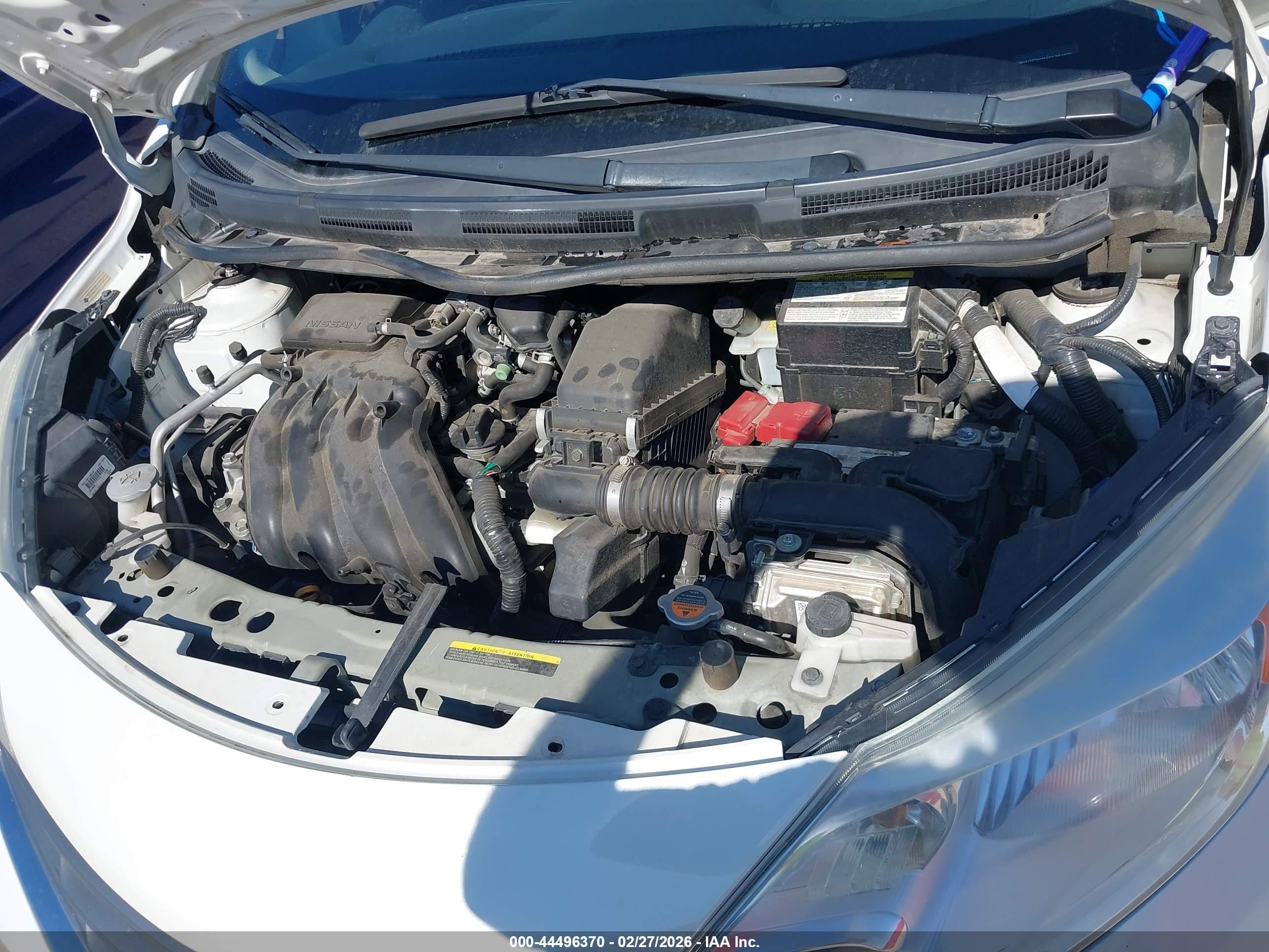 NISSAN VERSA image 10