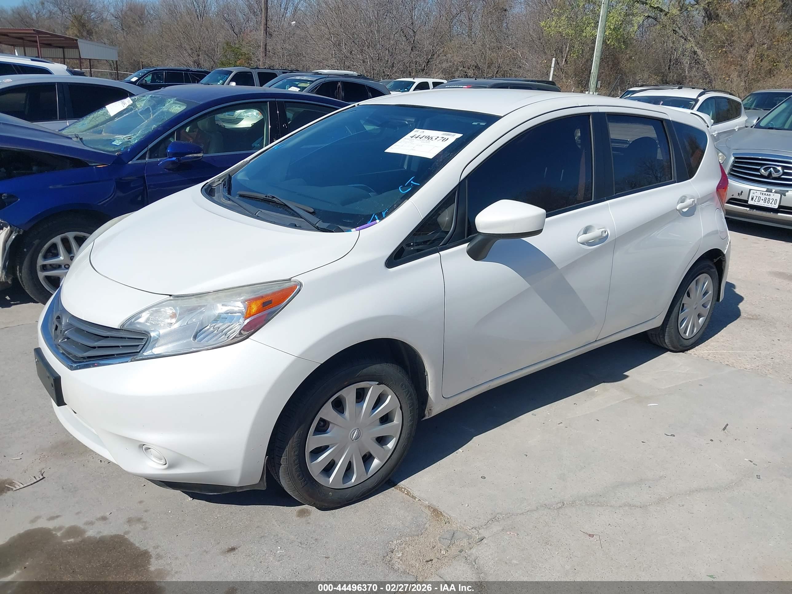 NISSAN VERSA image 2