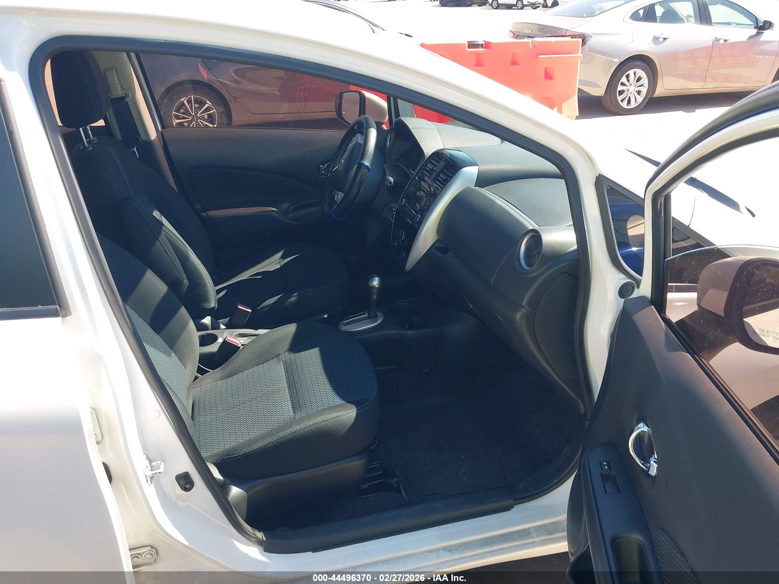NISSAN VERSA image 5