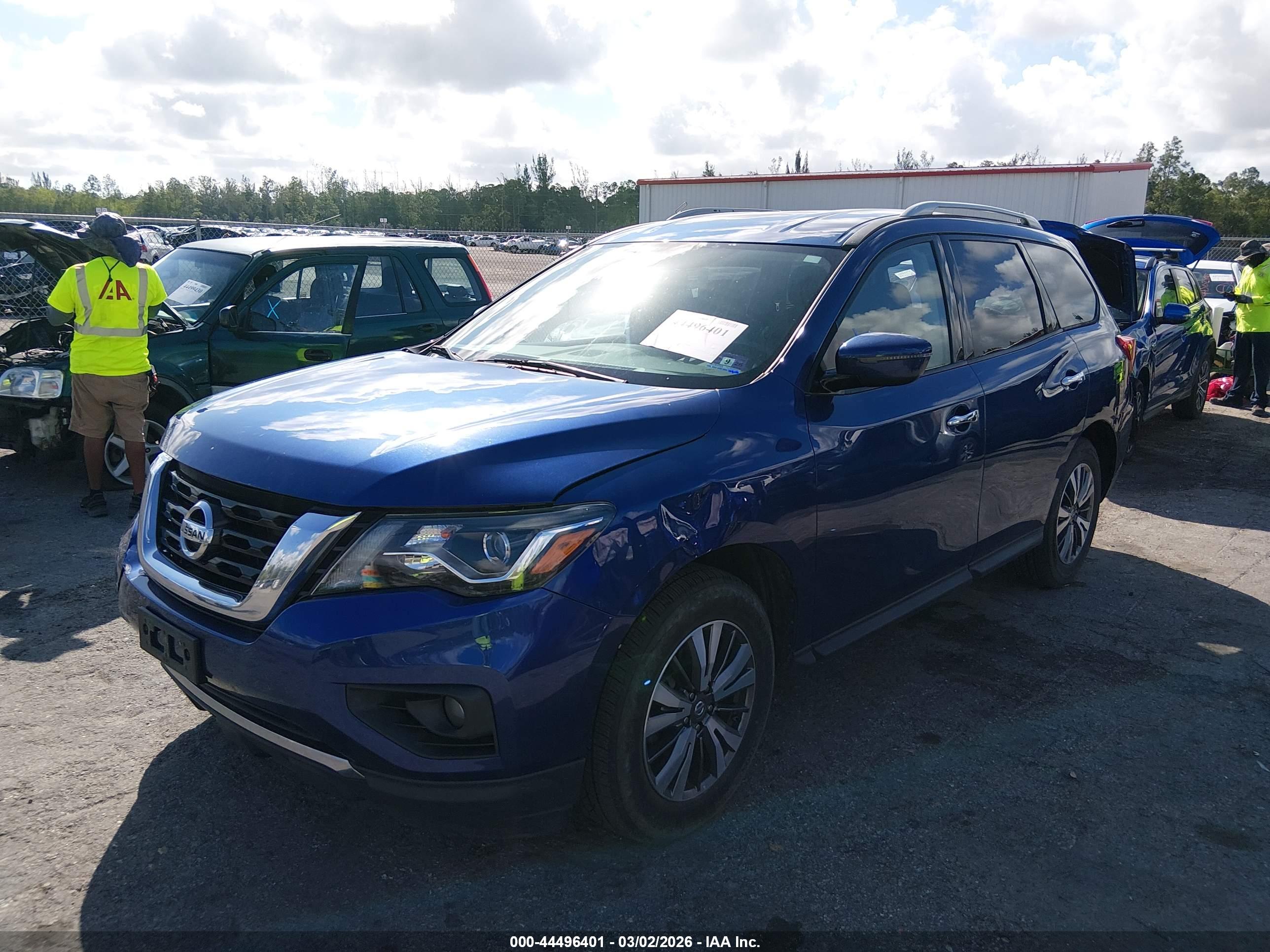 NISSAN PATHFINDER image 2