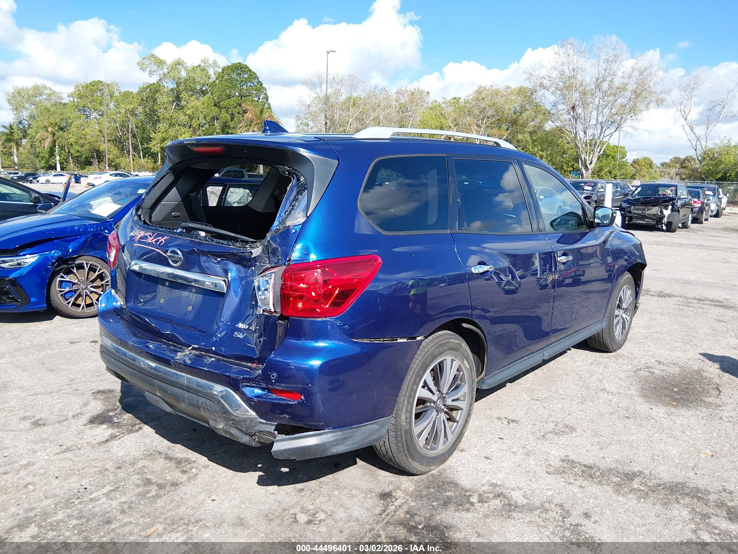 NISSAN PATHFINDER image 4