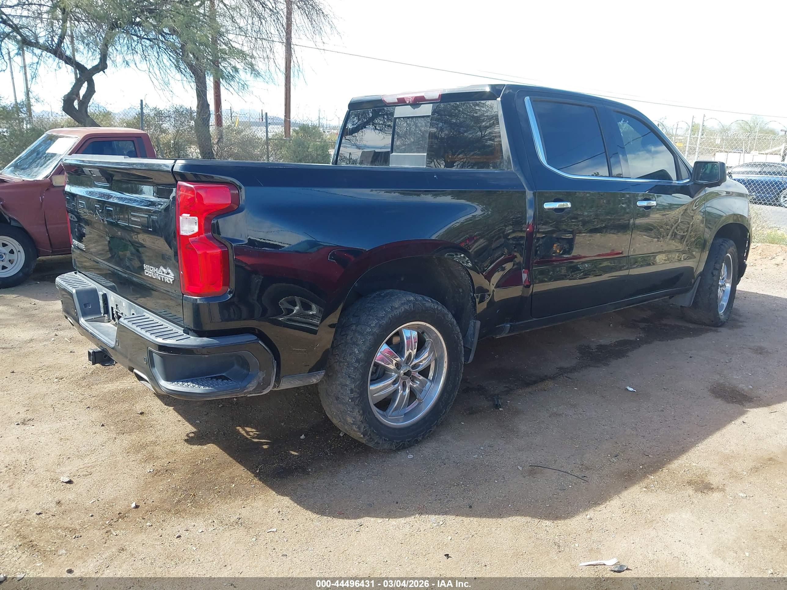 CHEVROLET SILVERADO image 4