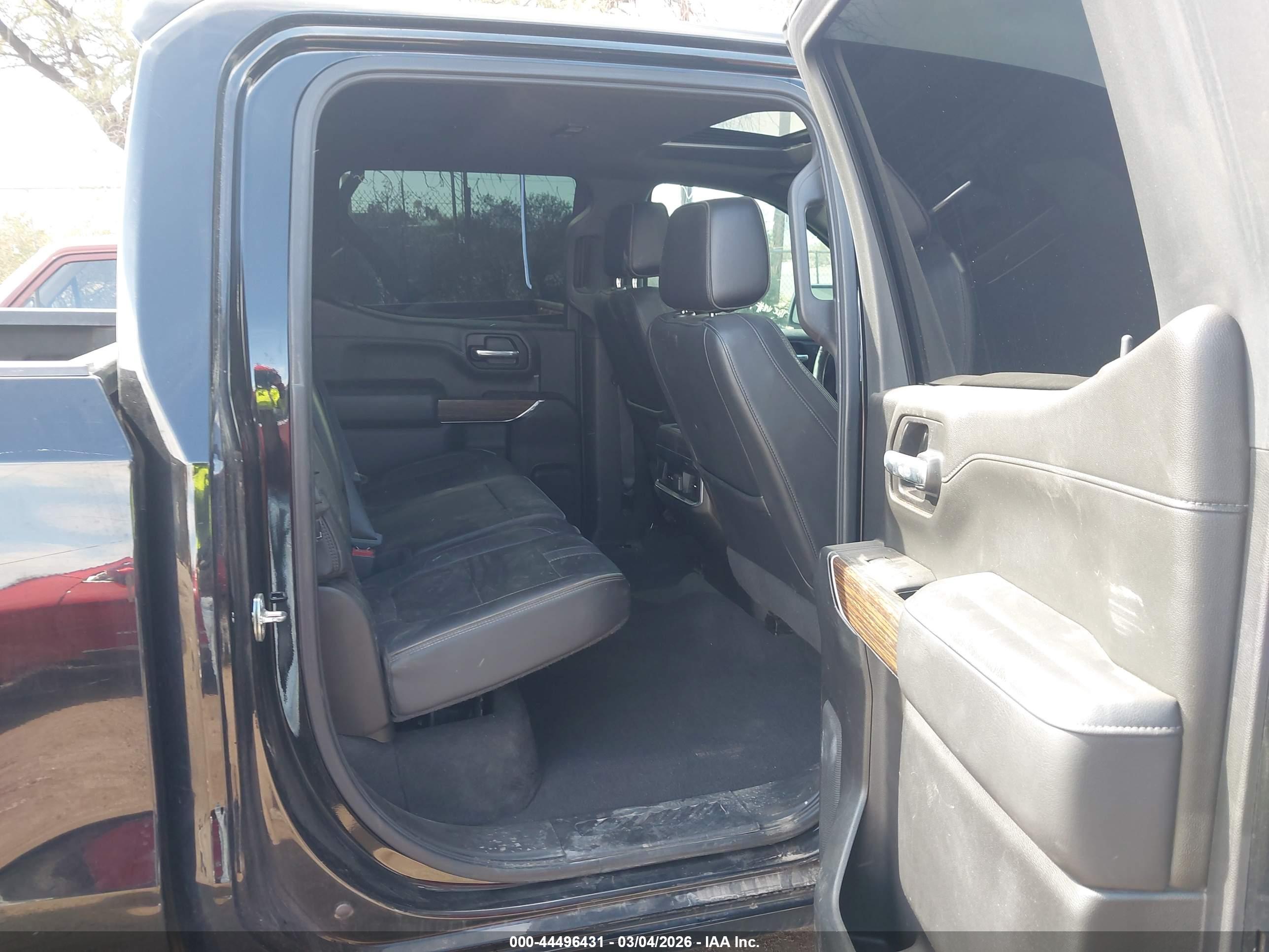 CHEVROLET SILVERADO image 8