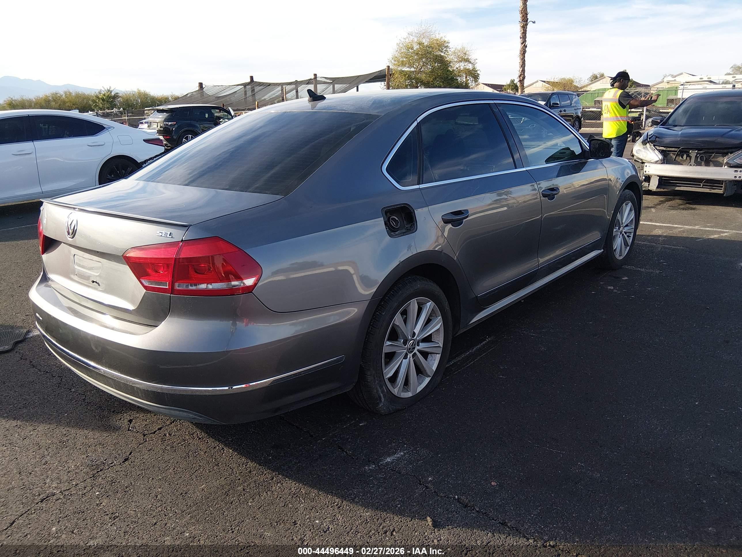 VOLKSWAGEN PASSAT image 4