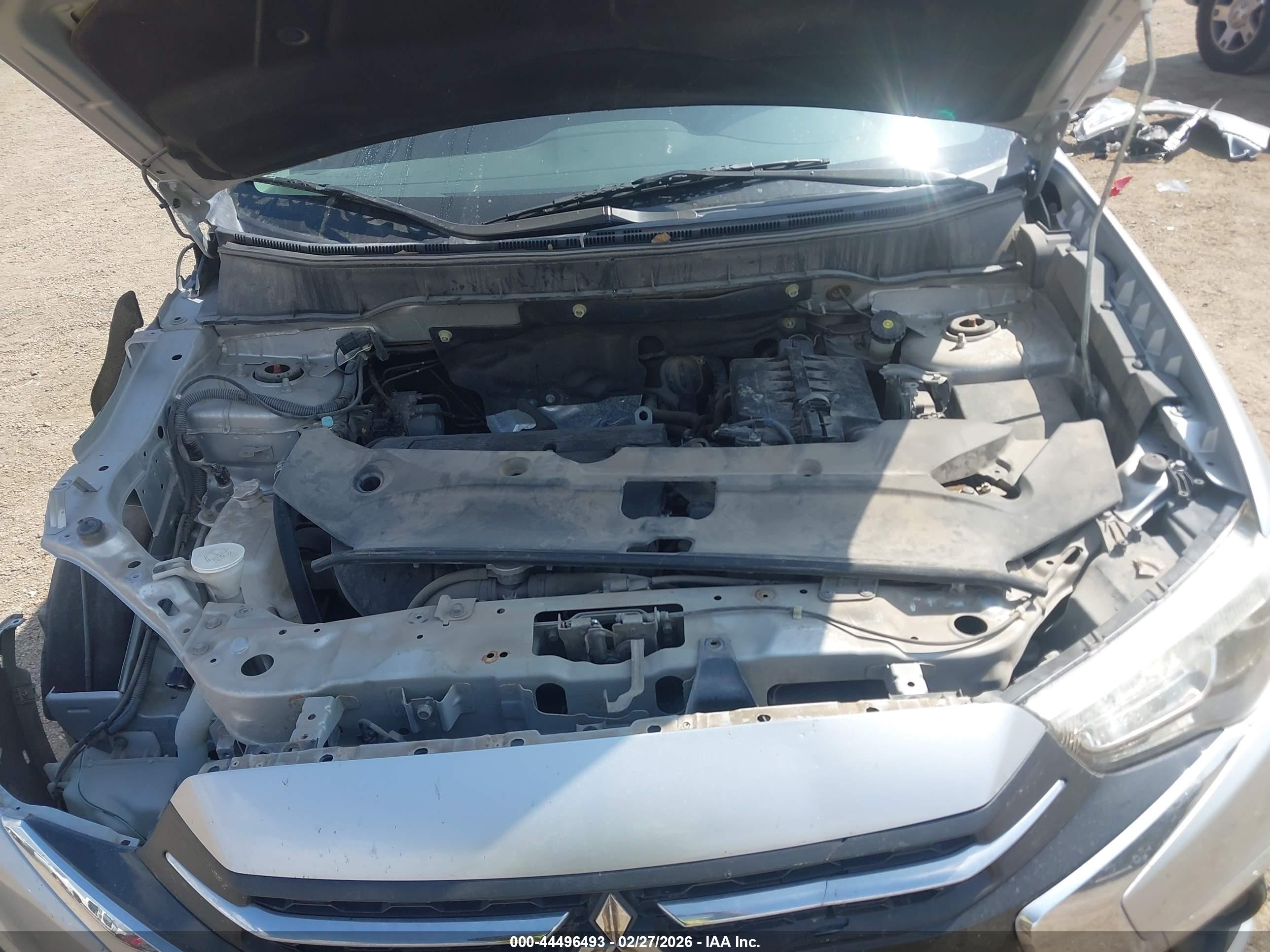 MITSUBISHI OUTLANDER image 10