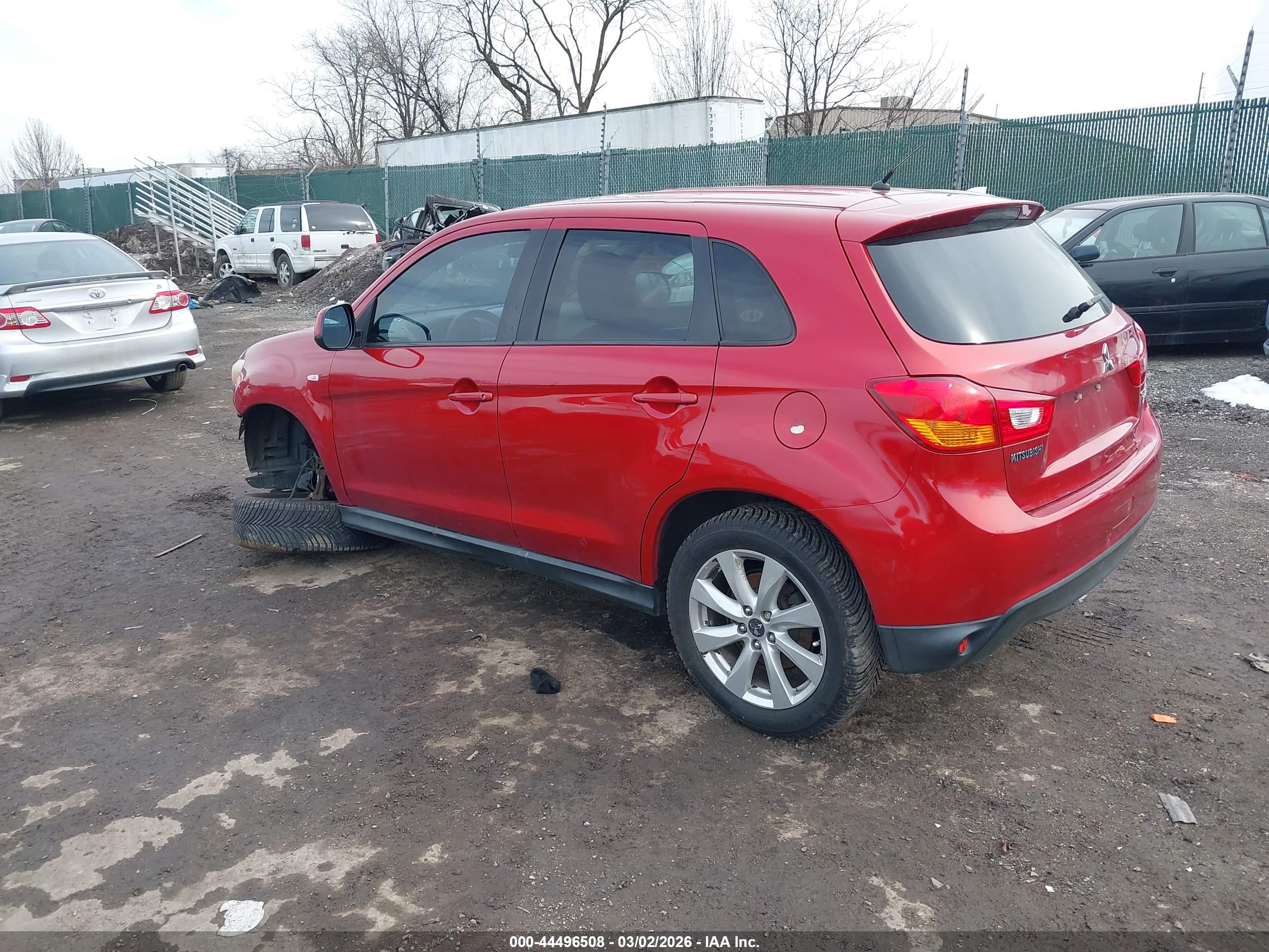 MITSUBISHI OUTLANDER image 3