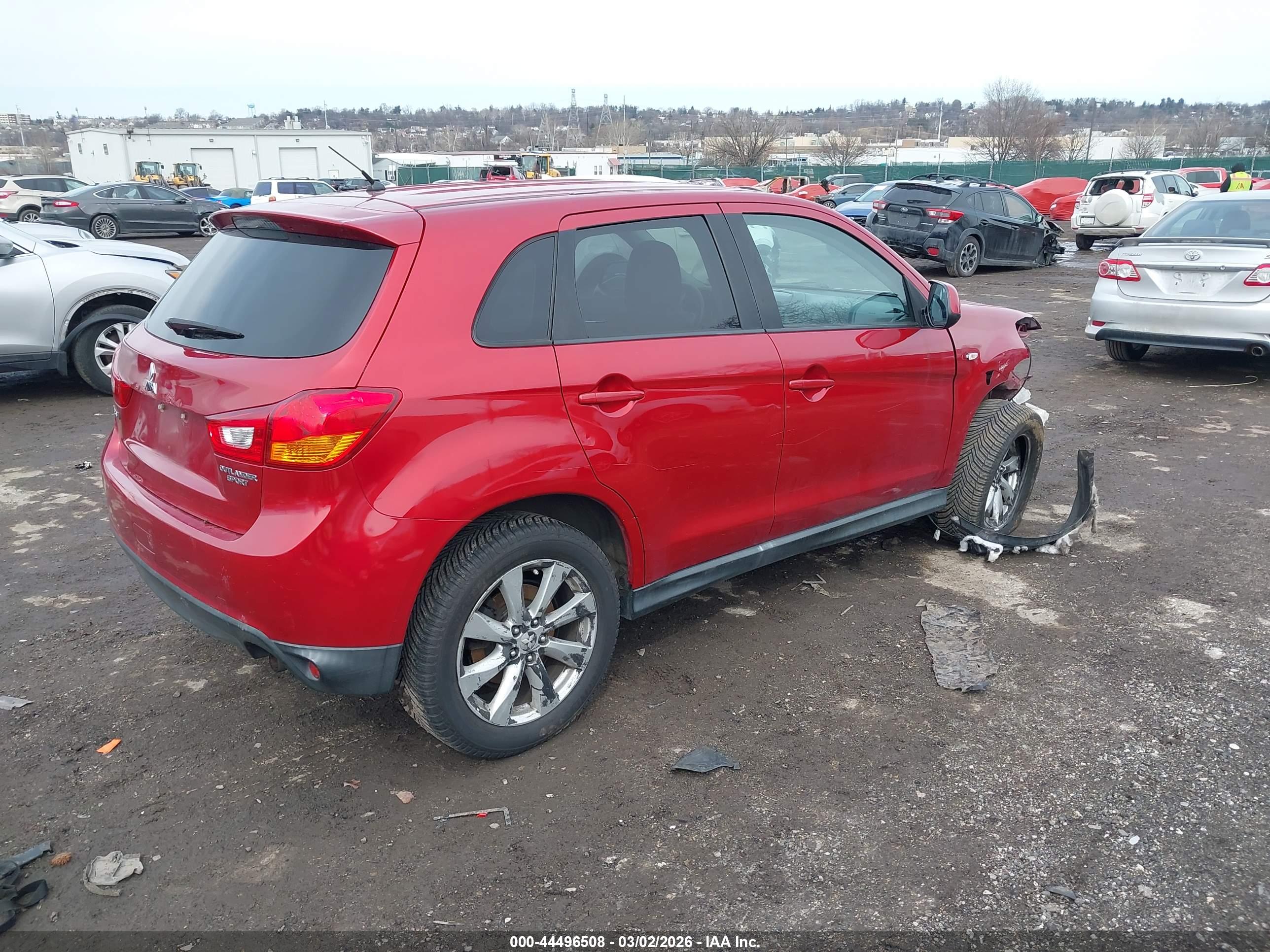 MITSUBISHI OUTLANDER image 4
