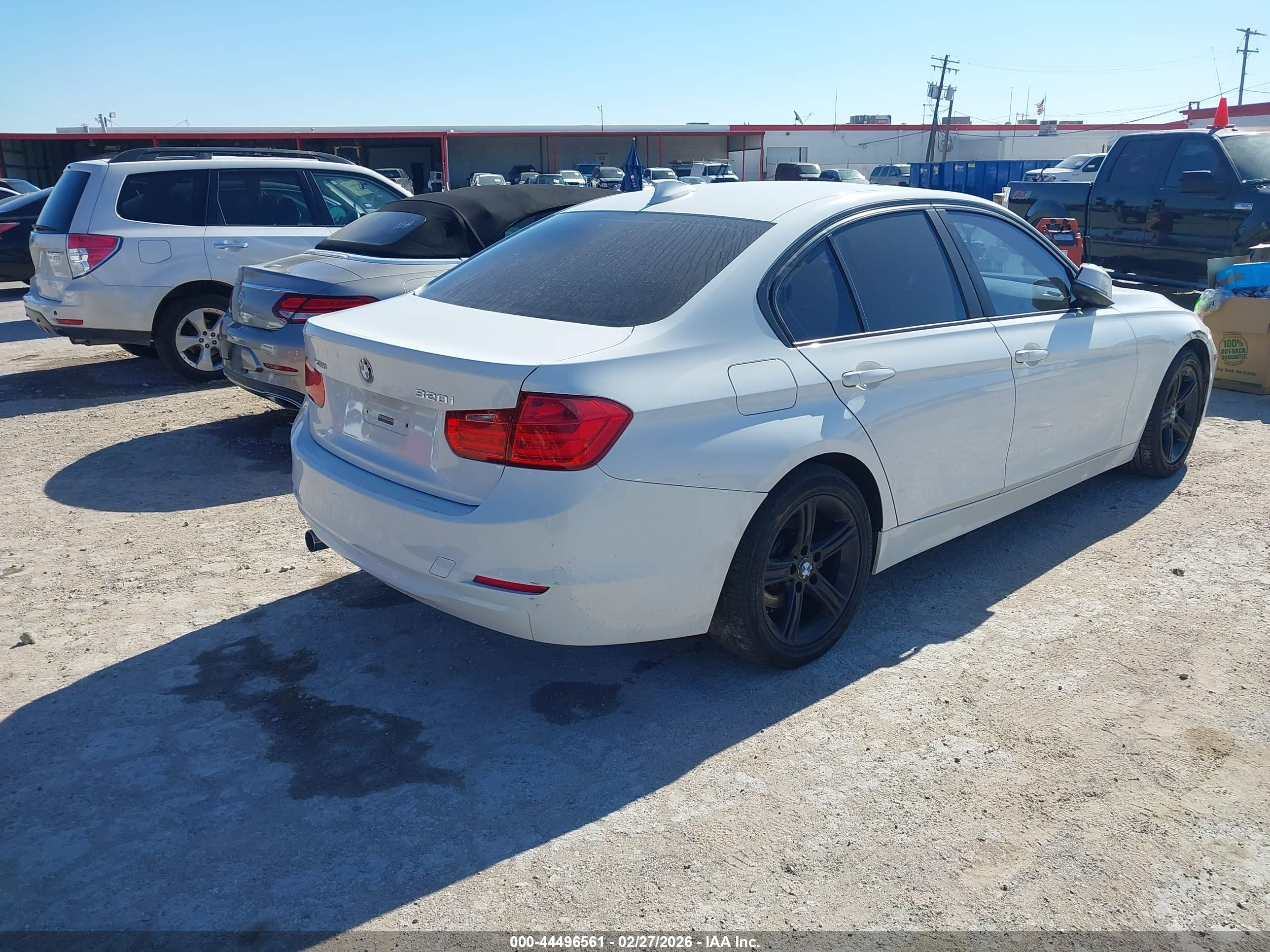 BMW 320I image 4