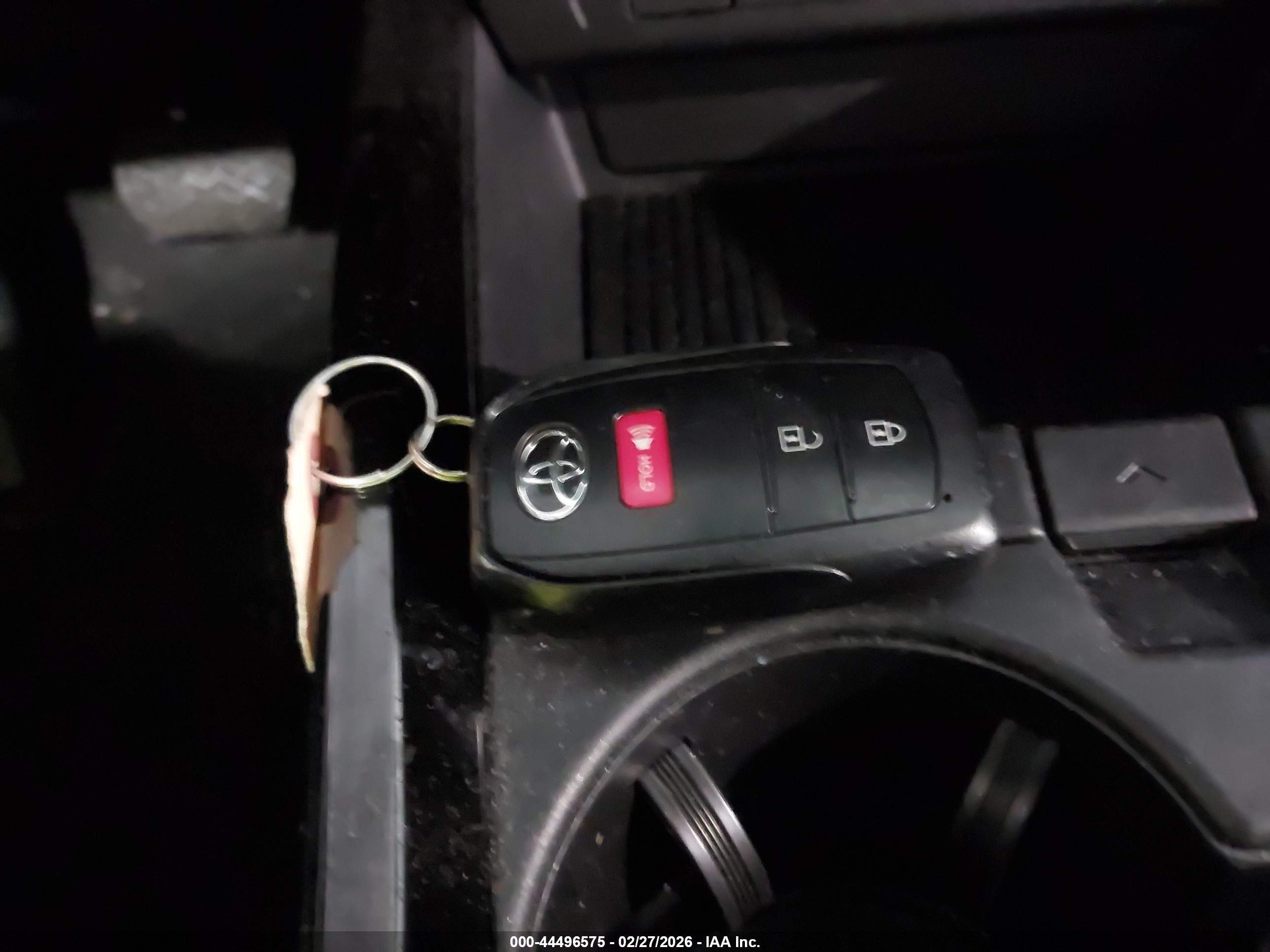TOYOTA PRIUS image 11