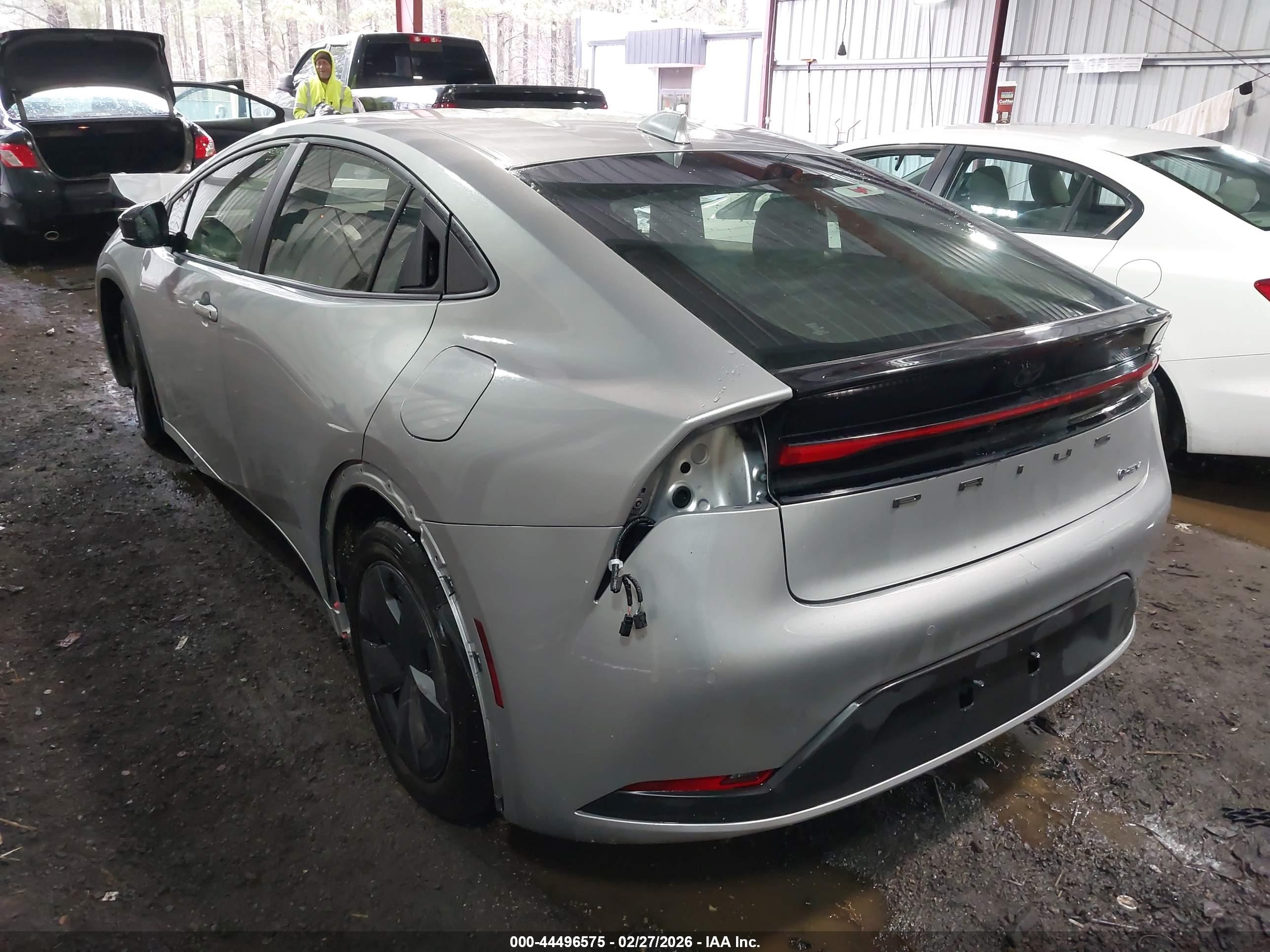 TOYOTA PRIUS image 3