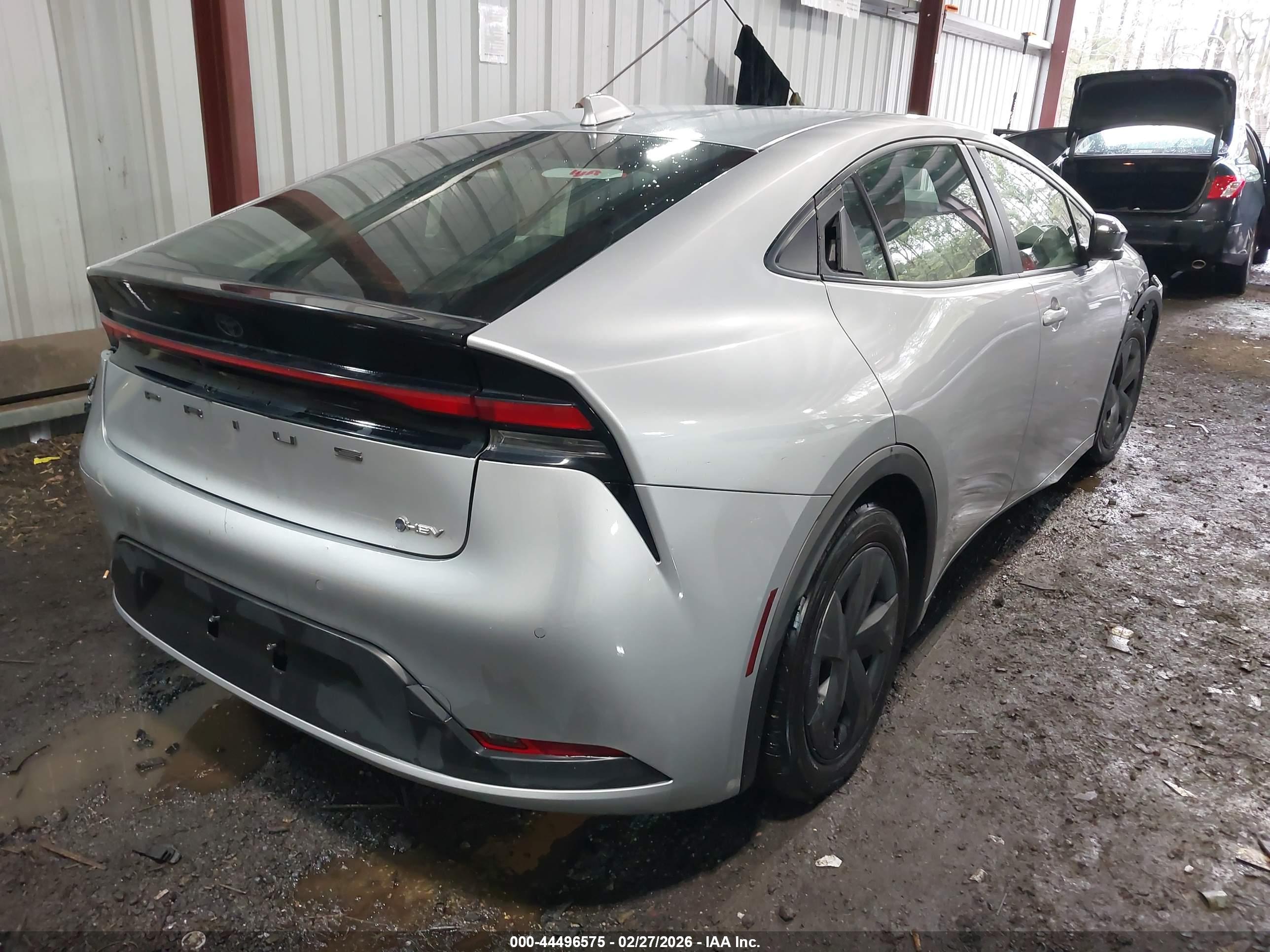 TOYOTA PRIUS image 4