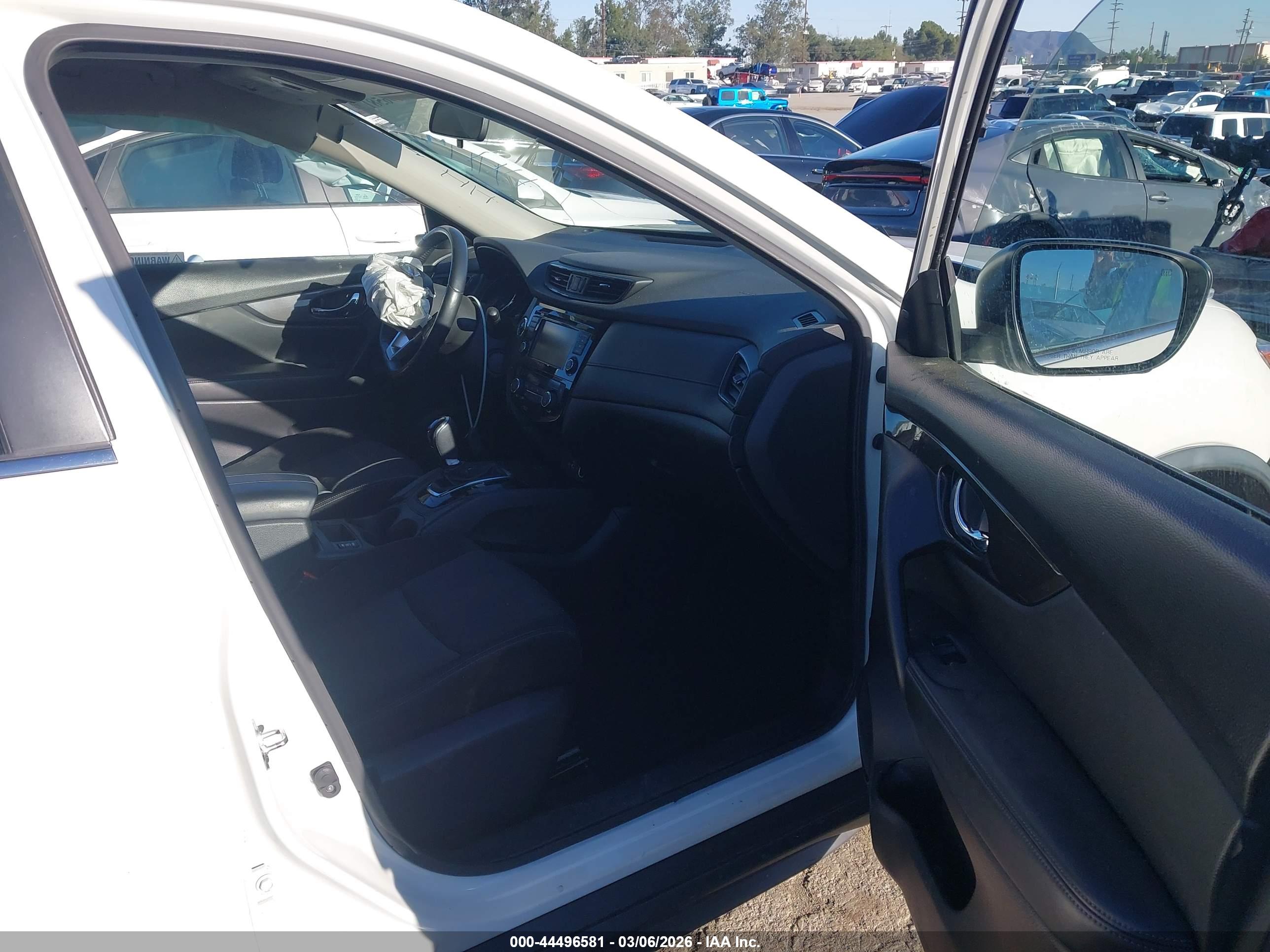 NISSAN ROGUE image 5