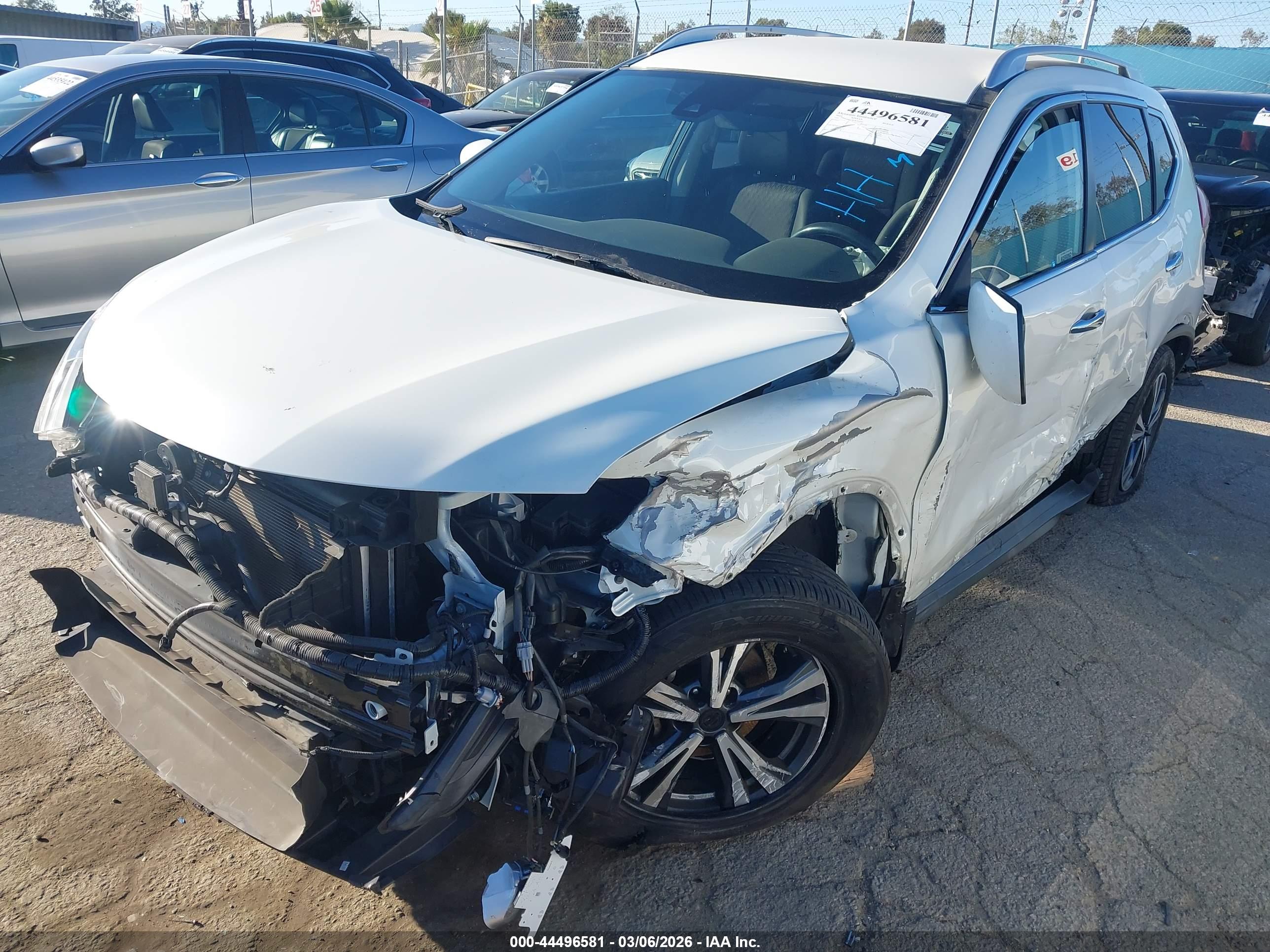 NISSAN ROGUE image 6