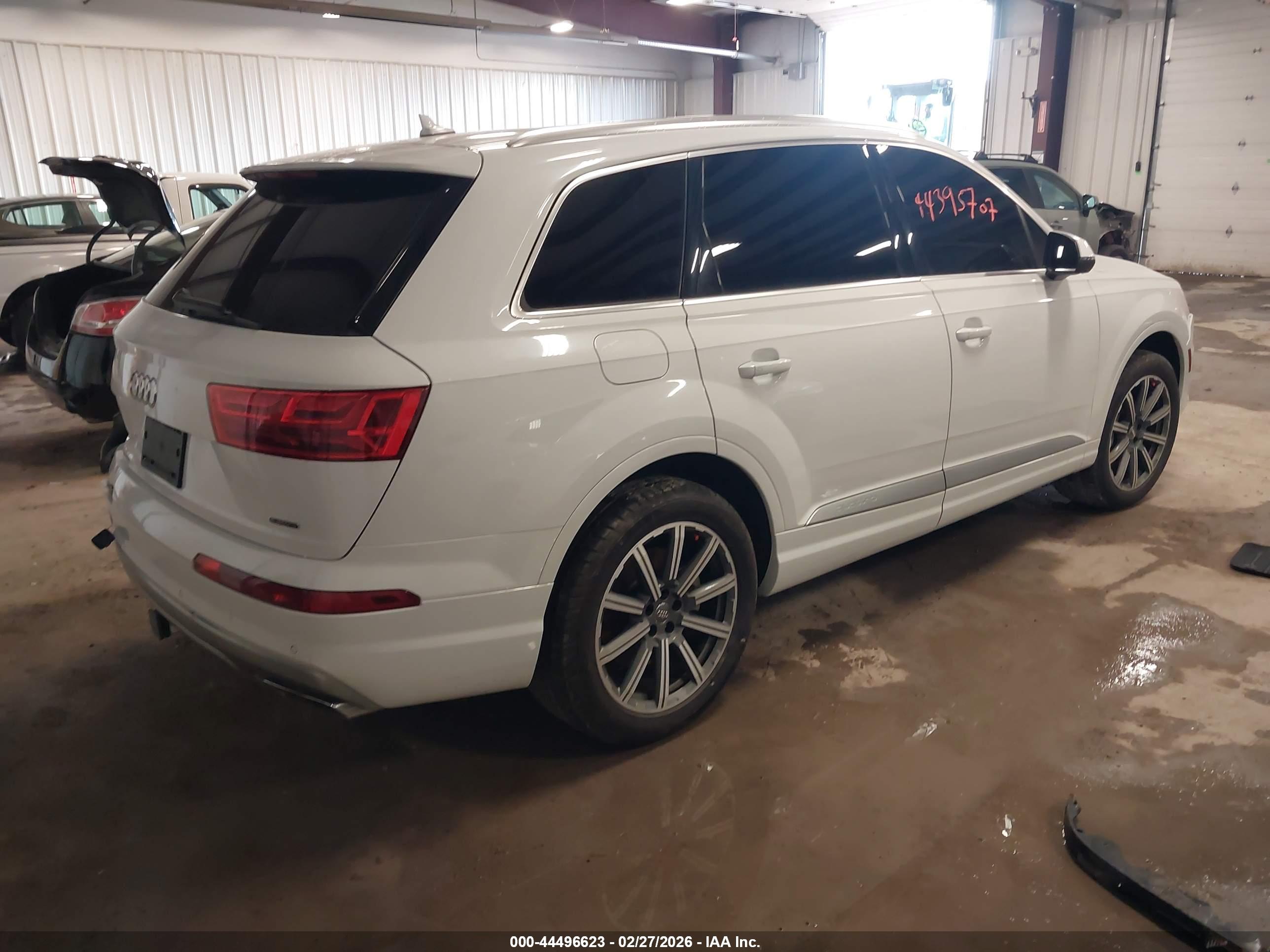 AUDI Q7 image 4
