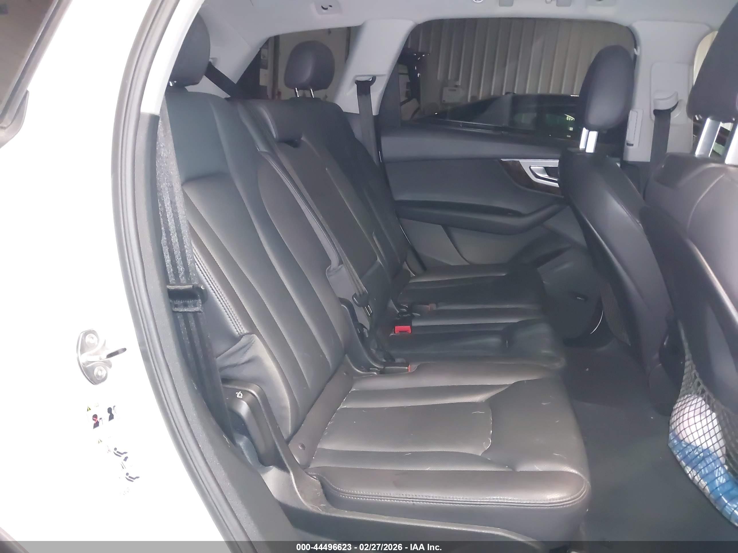 AUDI Q7 image 8
