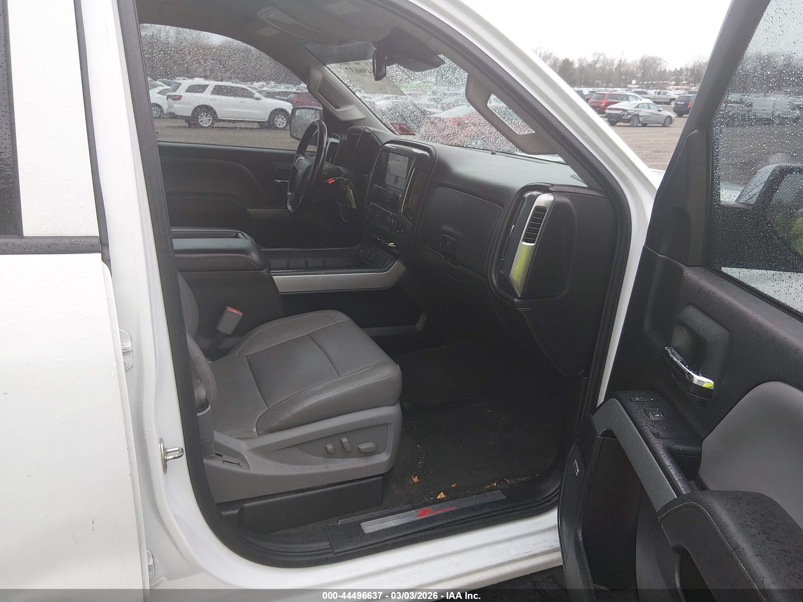 CHEVROLET SILVERADO image 5