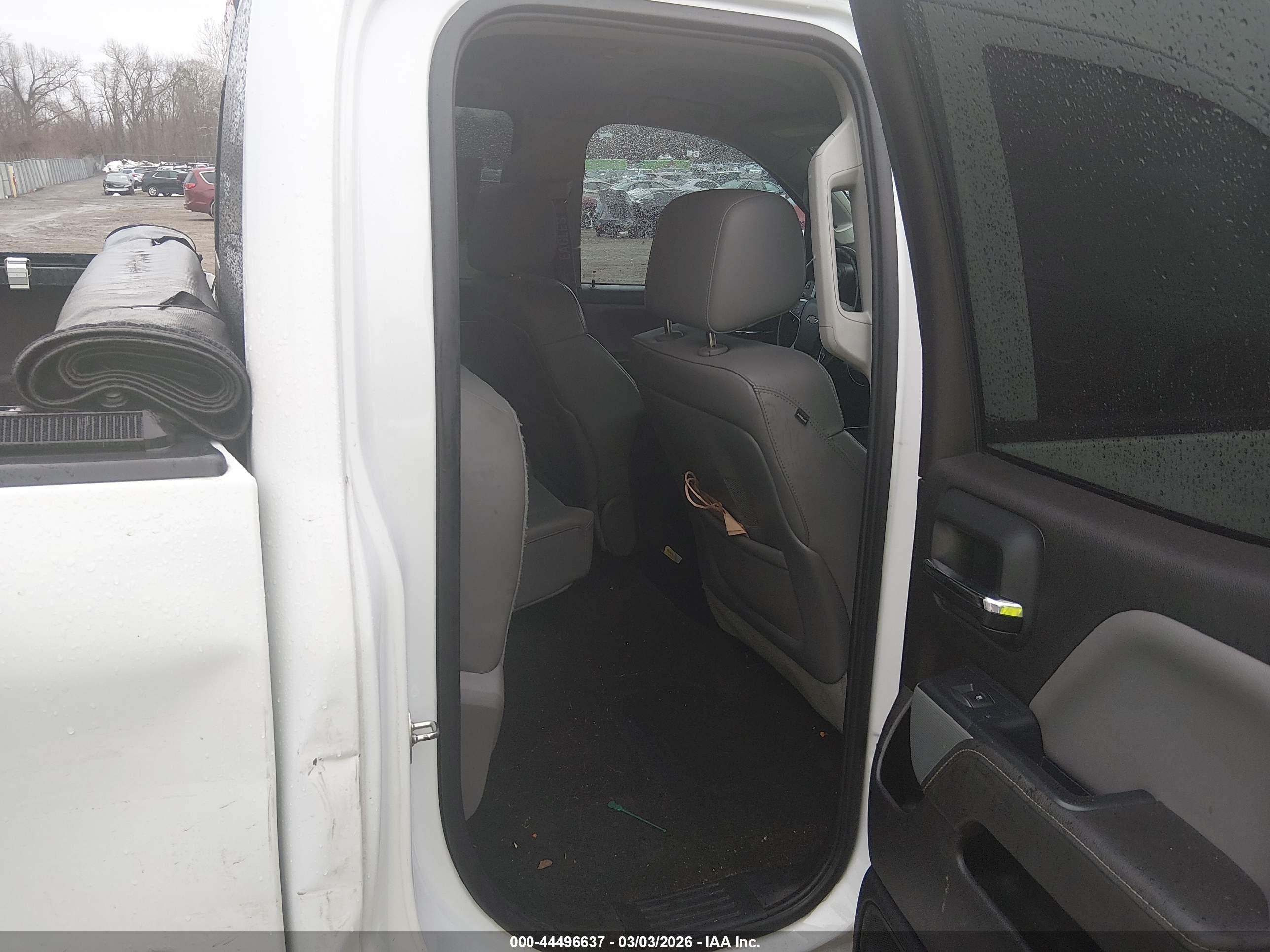CHEVROLET SILVERADO image 8