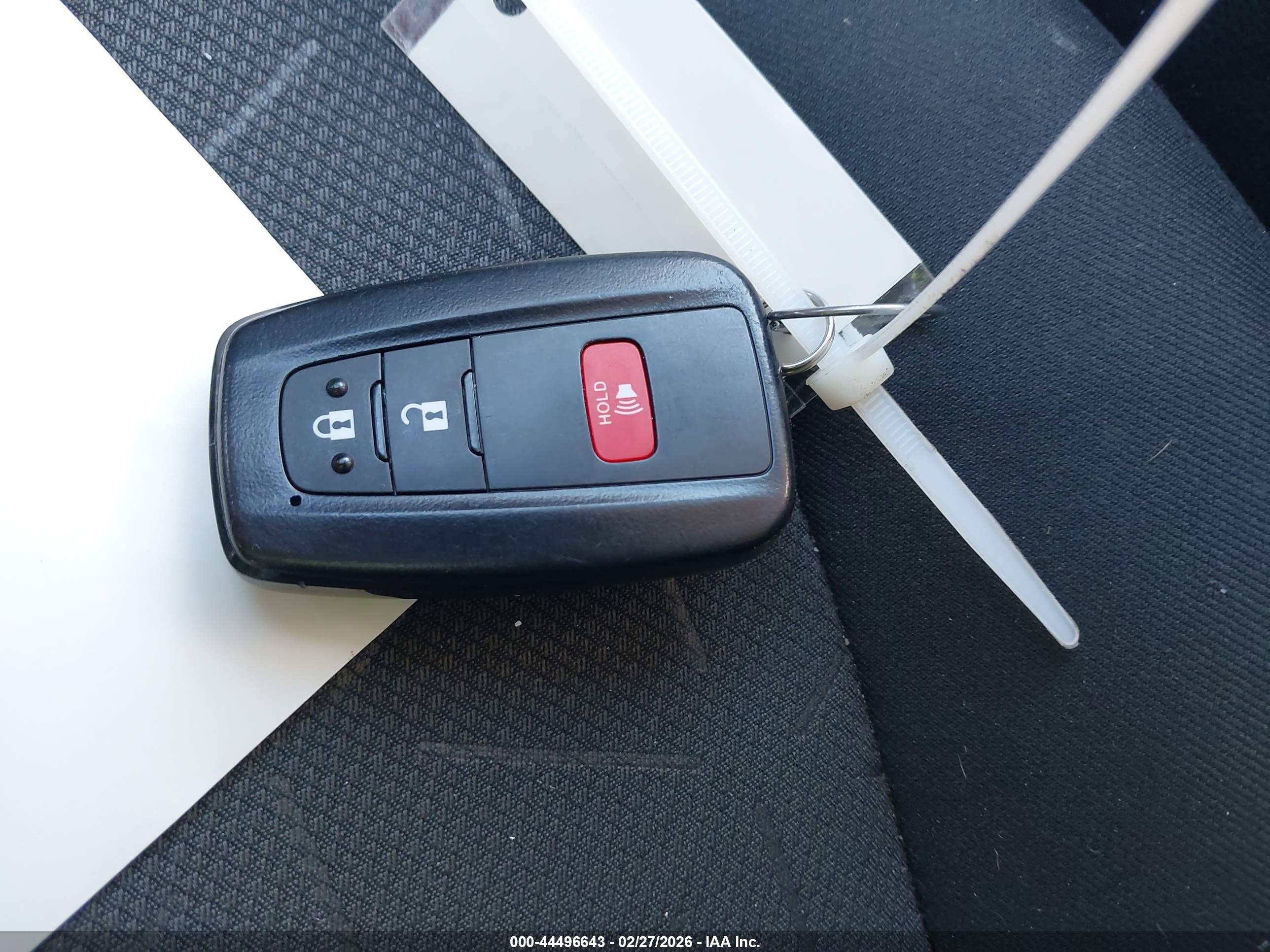 TOYOTA RAV4 image 11