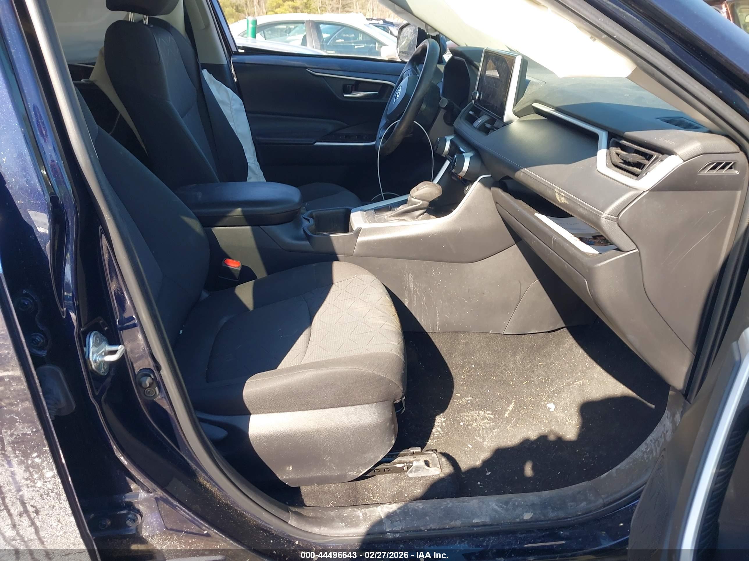 TOYOTA RAV4 image 5