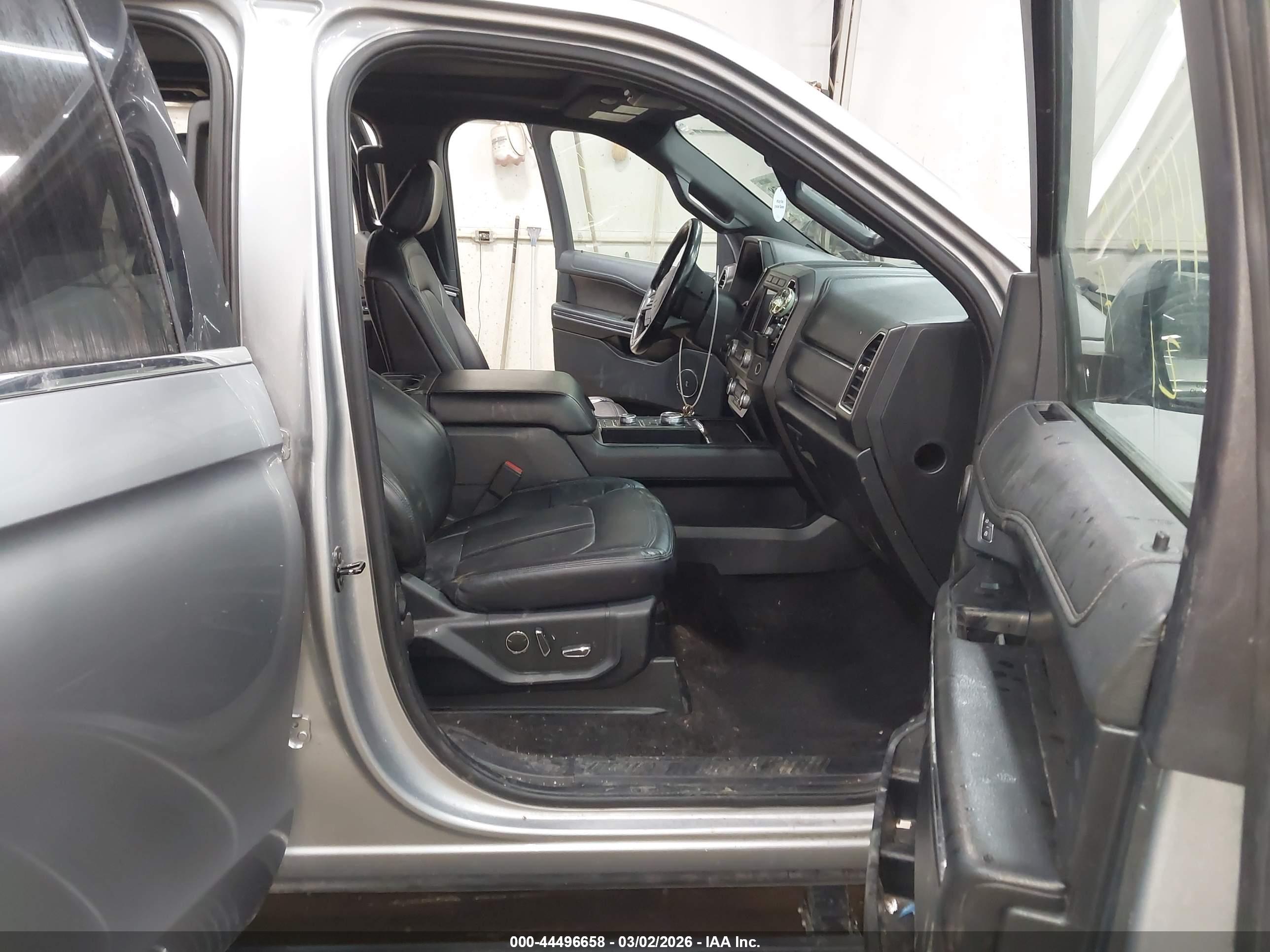 FORD EXPEDITION image 5
