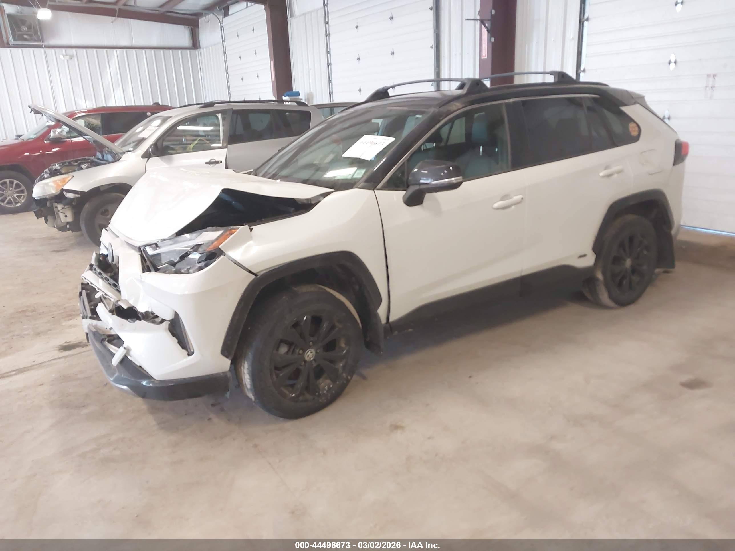 TOYOTA RAV4 image 2