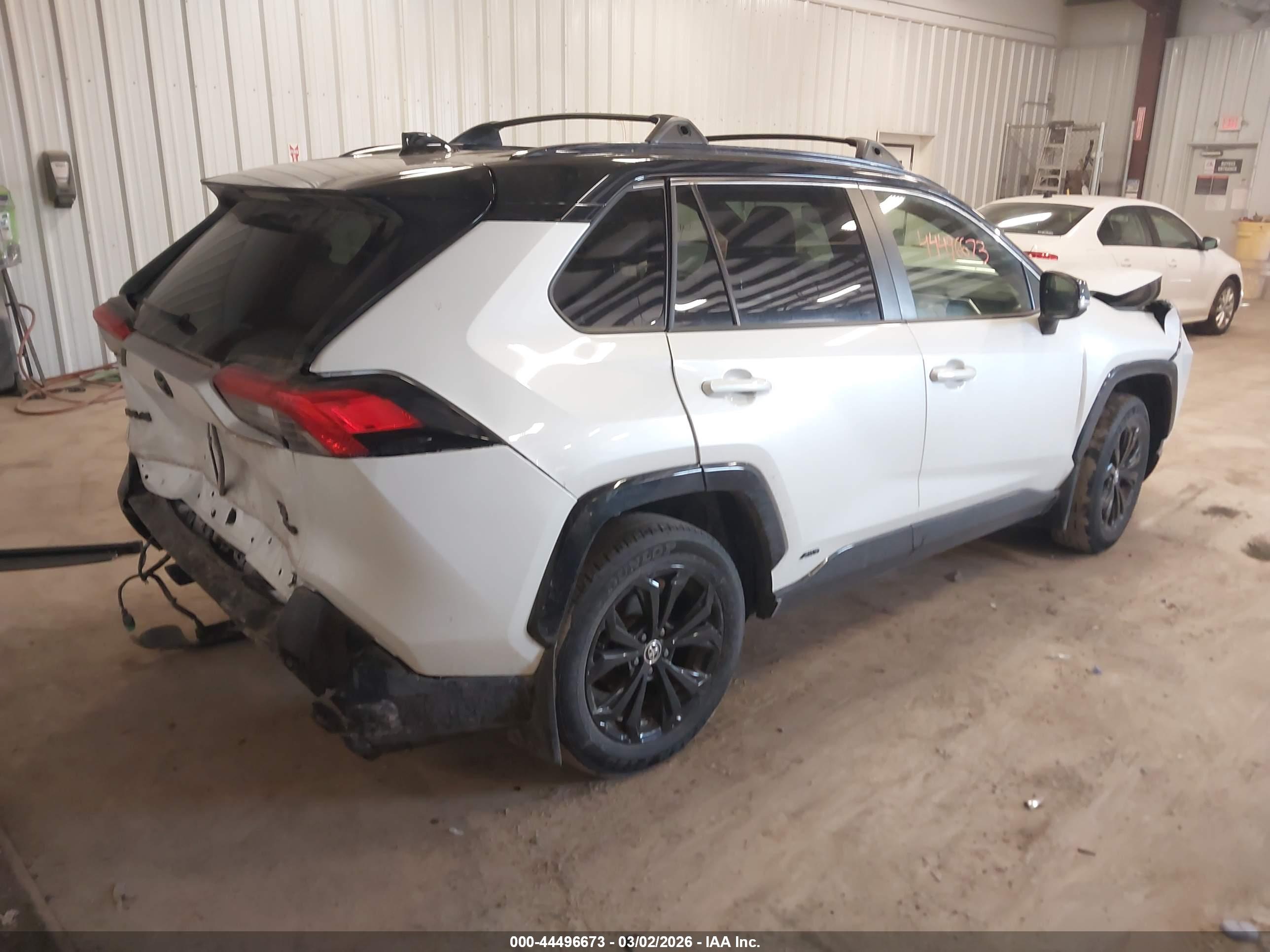 TOYOTA RAV4 image 4