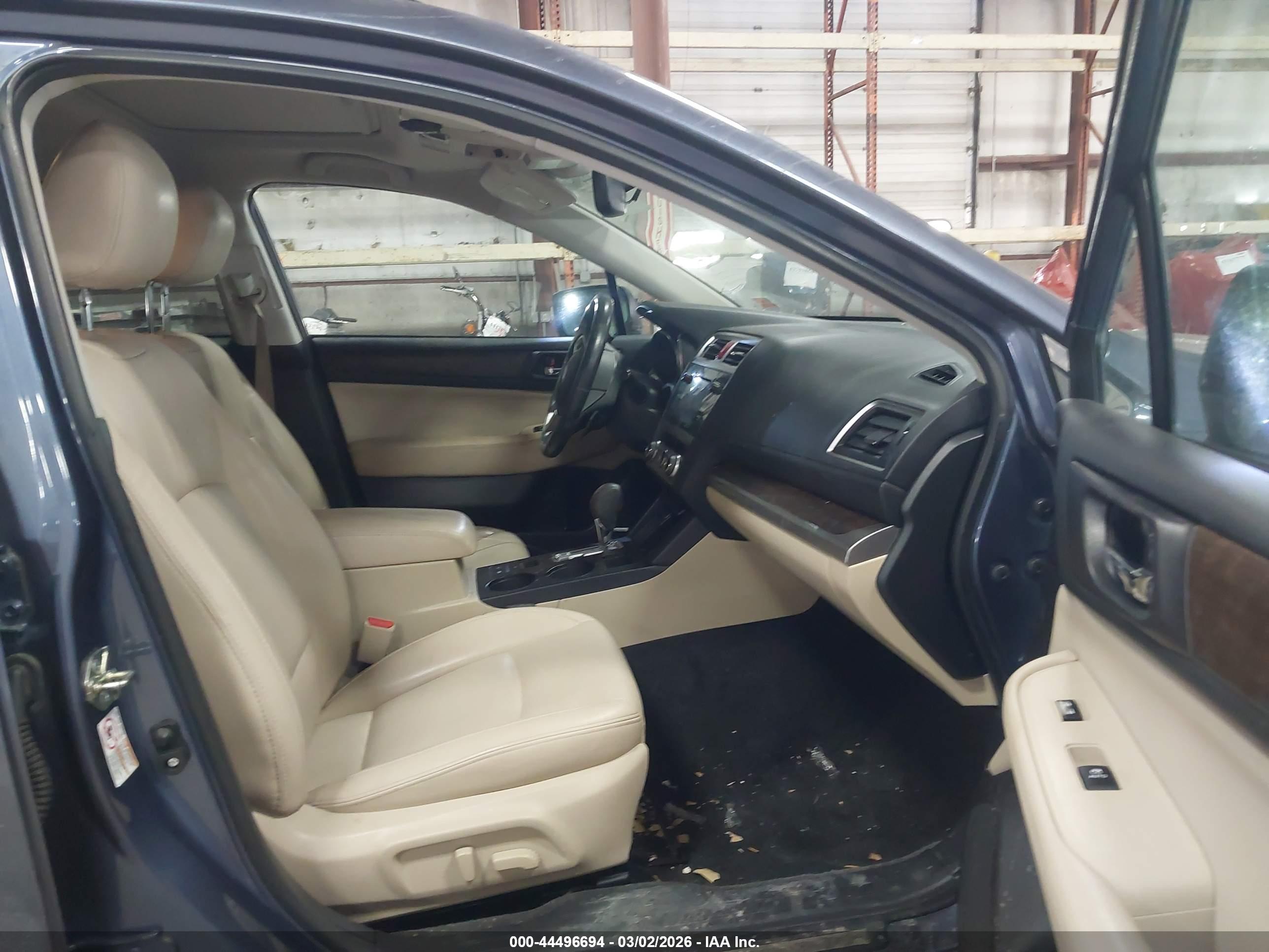 SUBARU OUTBACK image 5