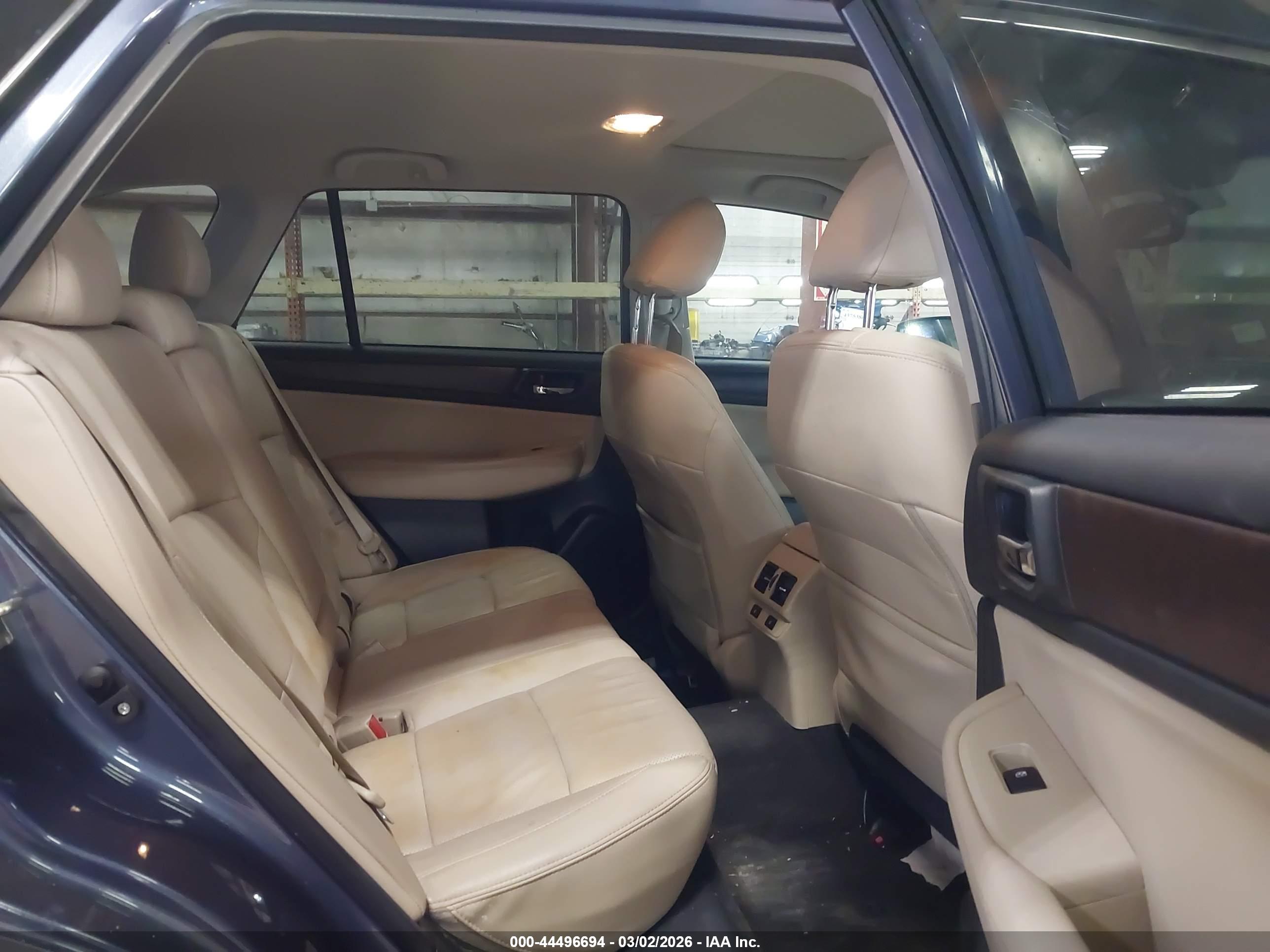 SUBARU OUTBACK image 8