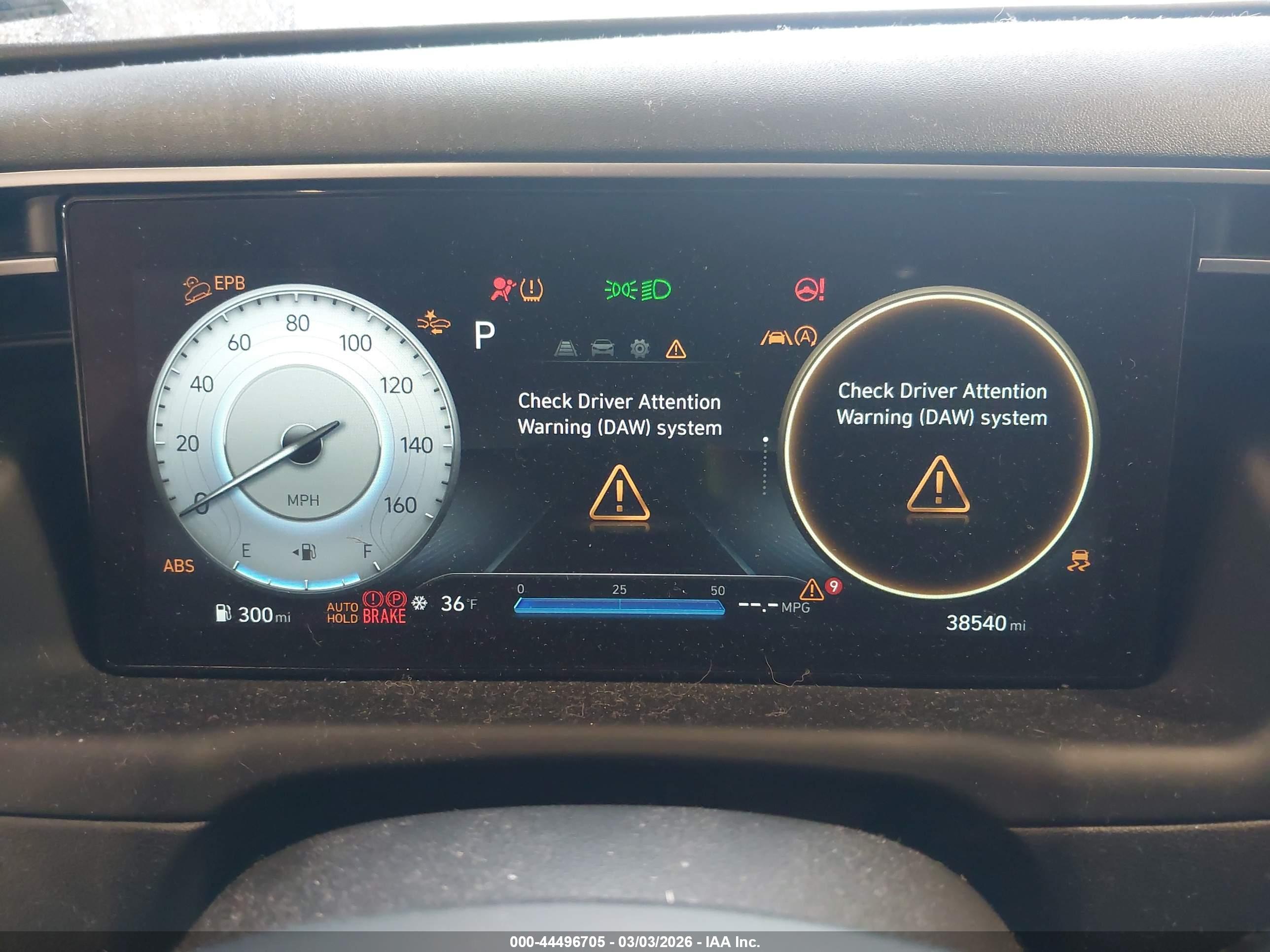 HYUNDAI TUCSON image 7
