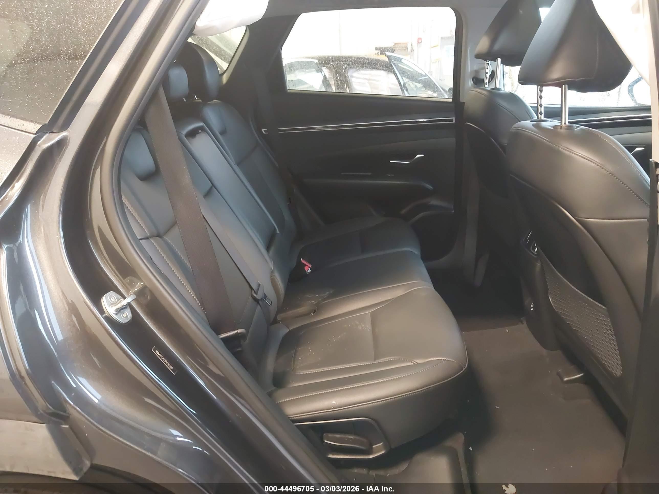 HYUNDAI TUCSON image 8