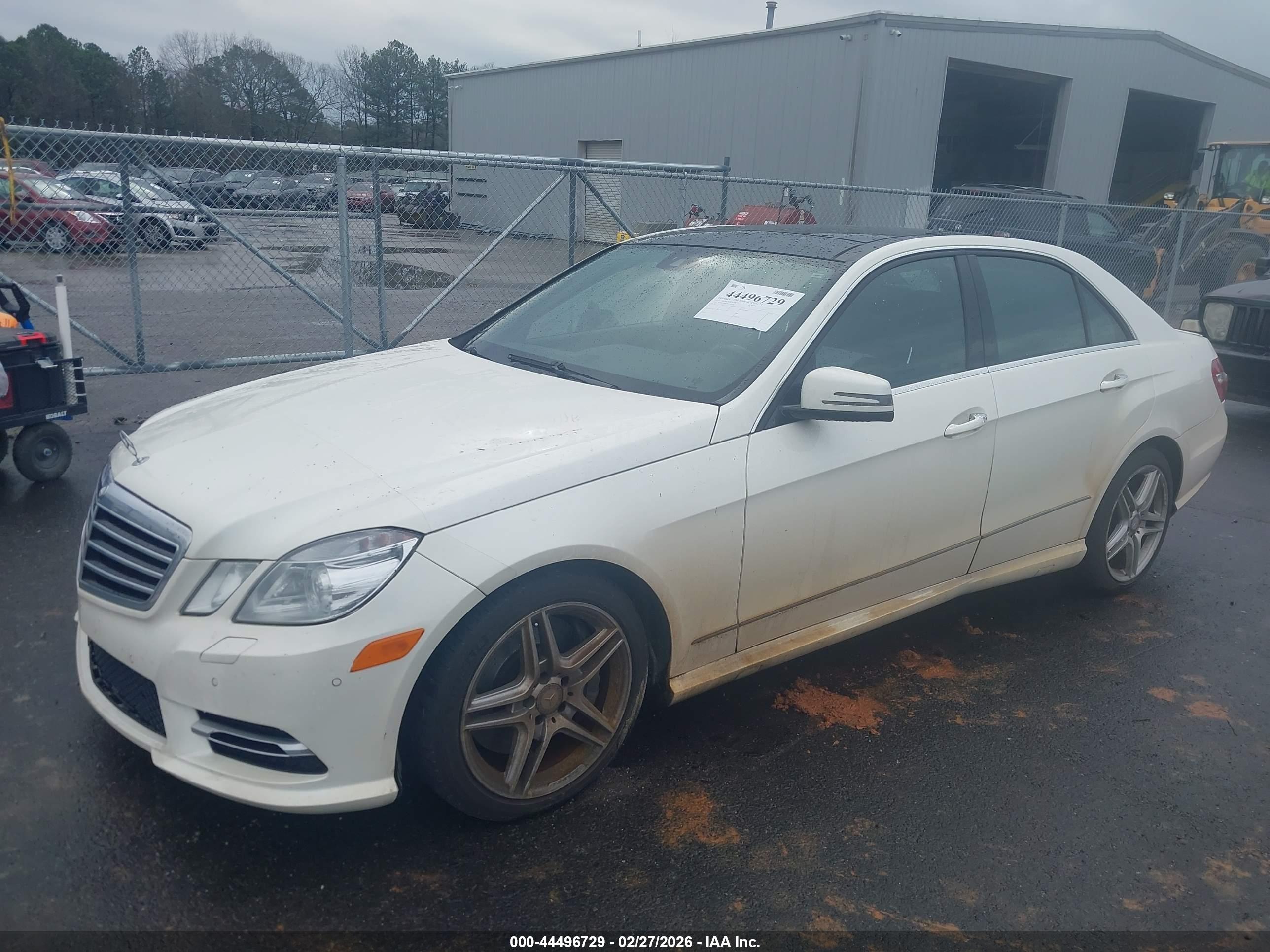 MERCEDES-BENZ E image 2