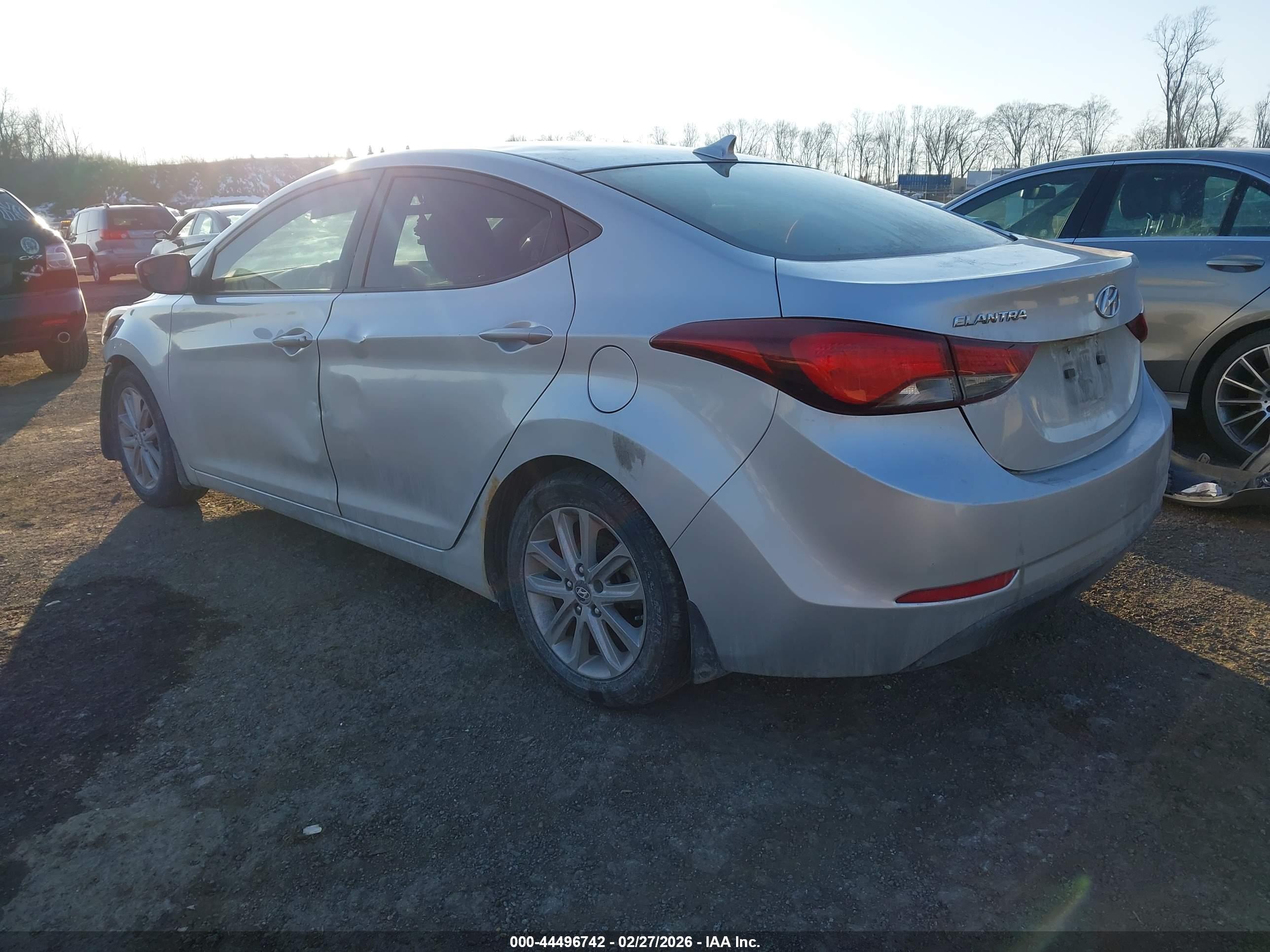 HYUNDAI ELANTRA image 3