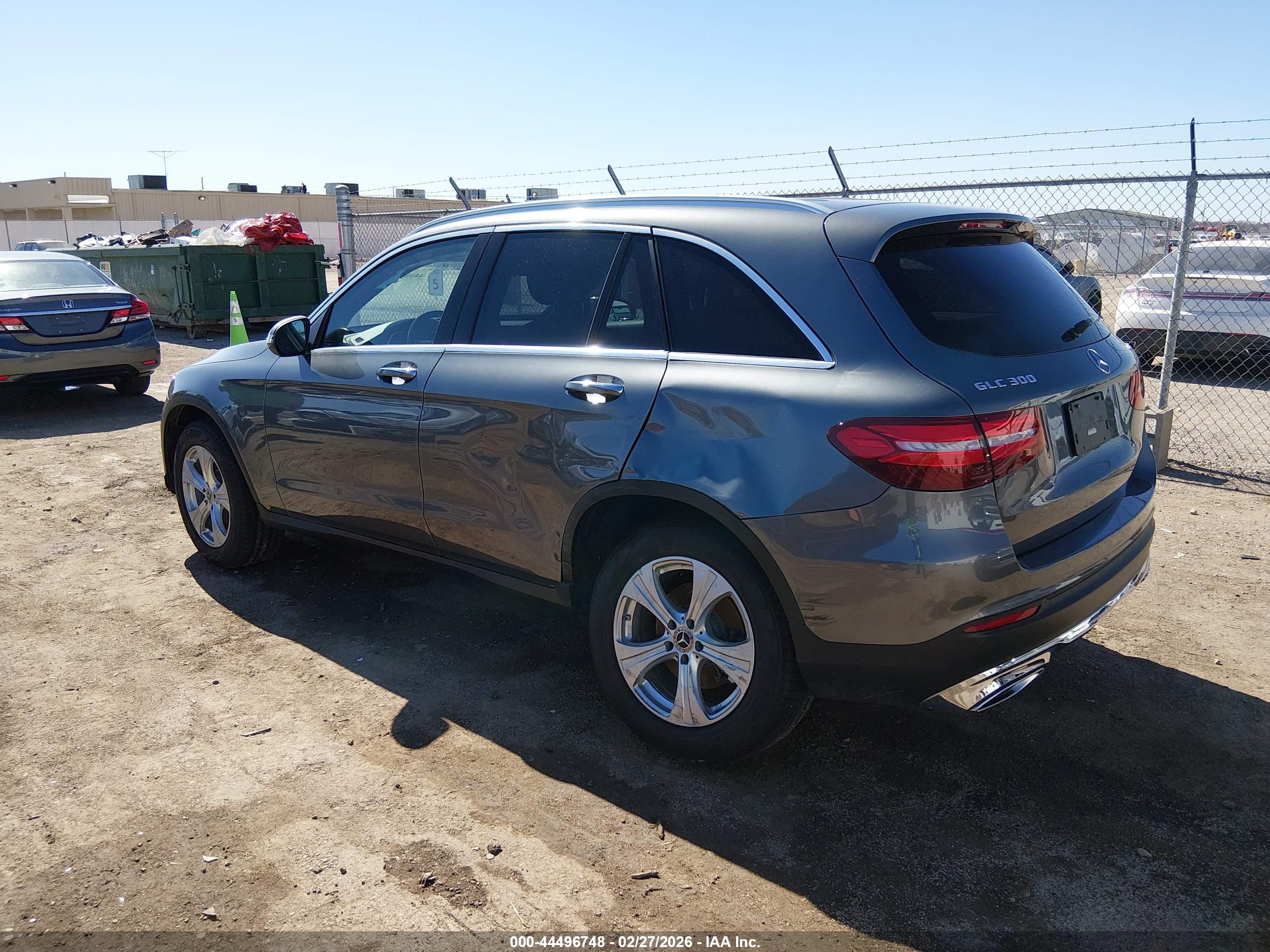MERCEDES-BENZ GLC image 3