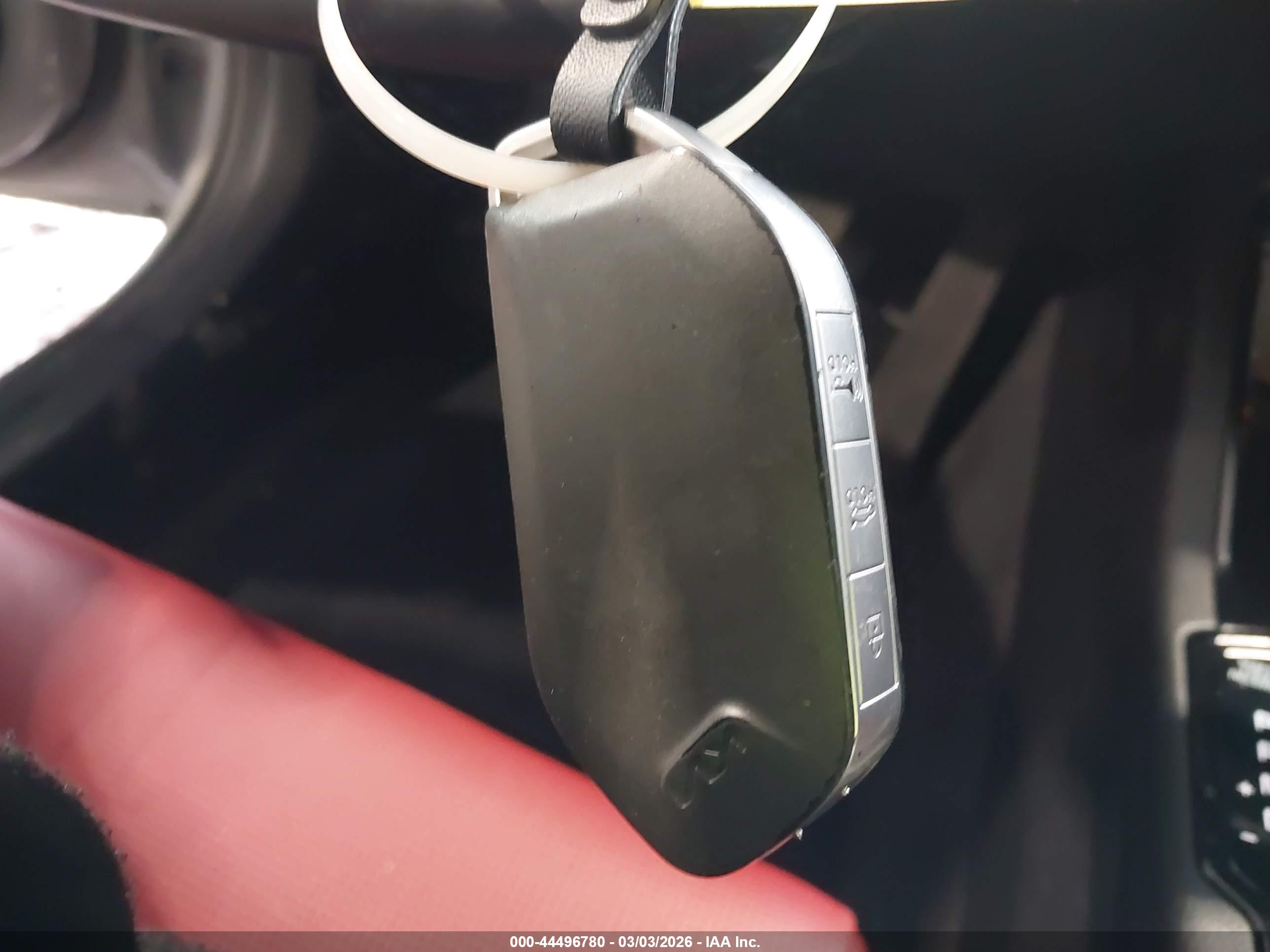 KIA K5 image 11