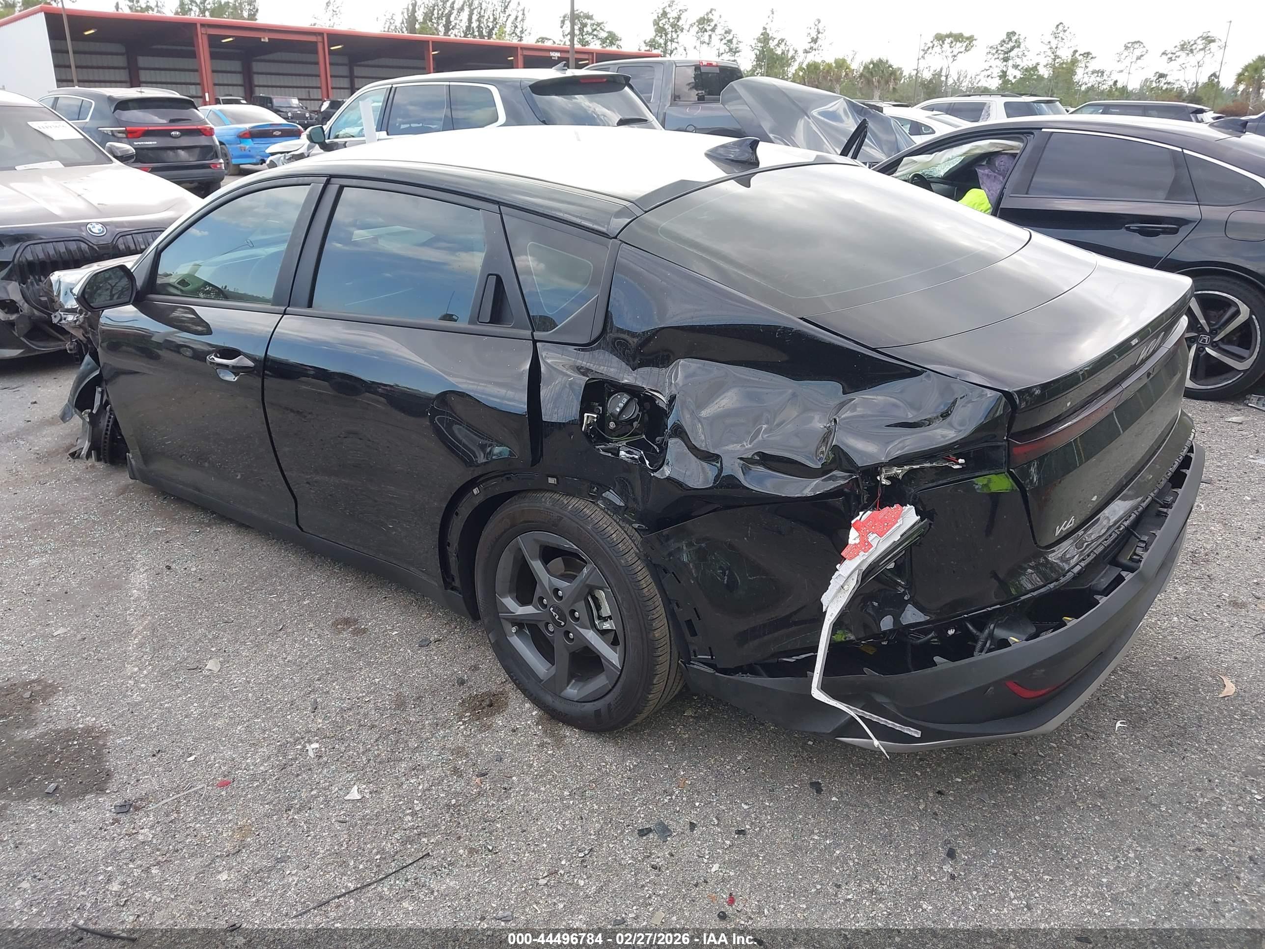 KIA K4 image 3